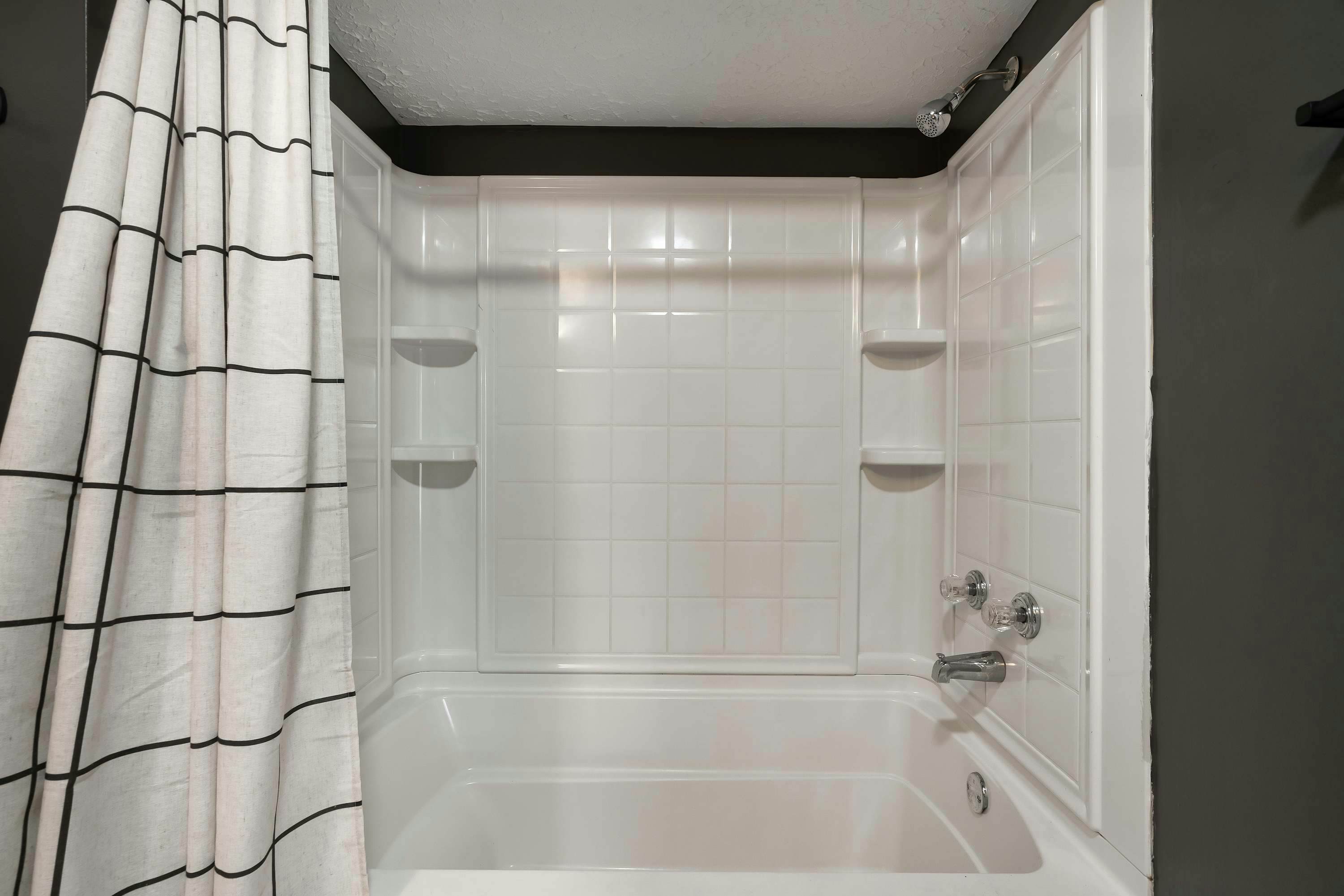 New Remodeled・Sleeps 6・Near Downtown・Hot tub・Games