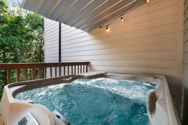 New Remodeled・Sleeps 6・Near Downtown・Hot tub・Games