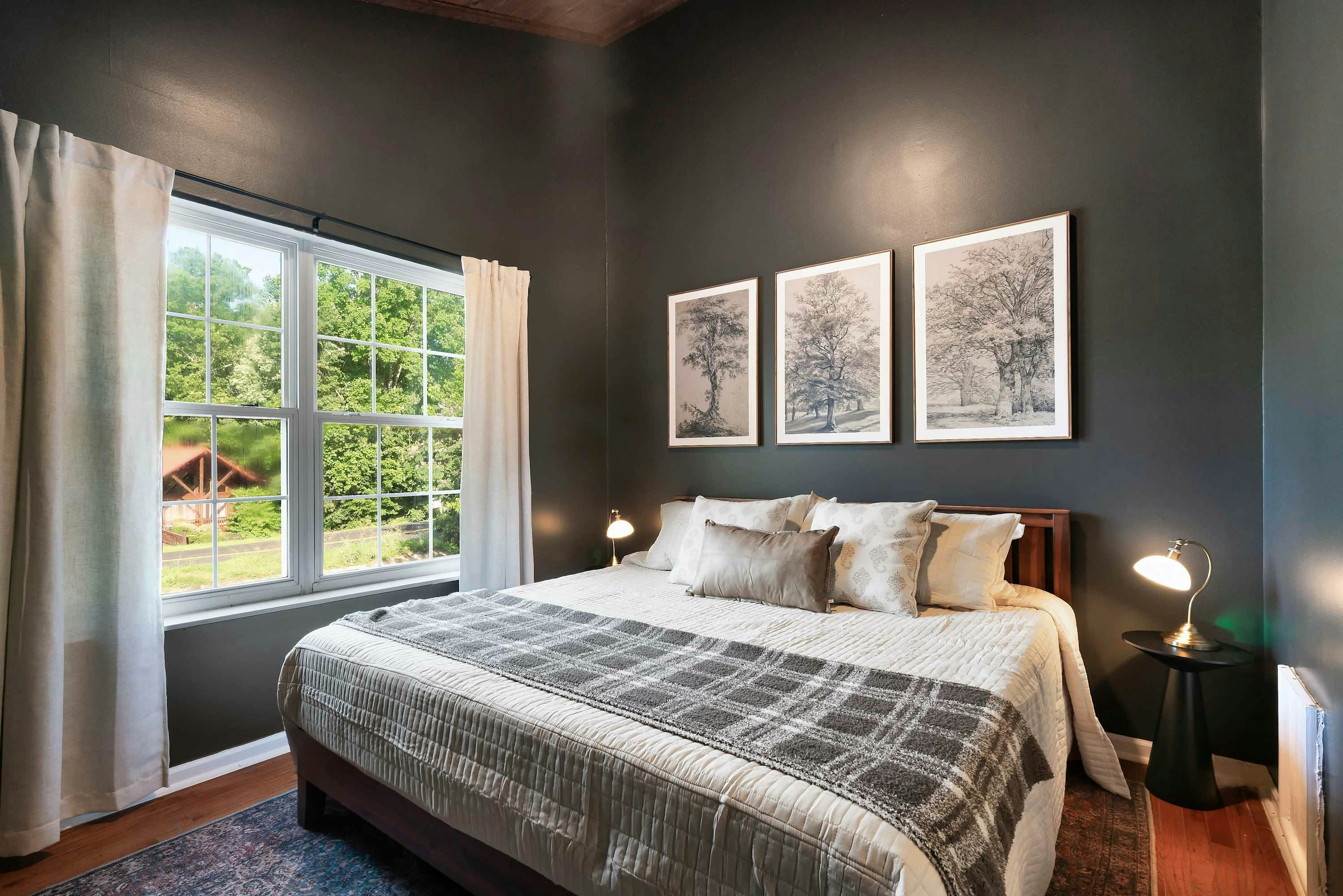 New Remodeled・Sleeps 6・Near Downtown・Hot tub・Games