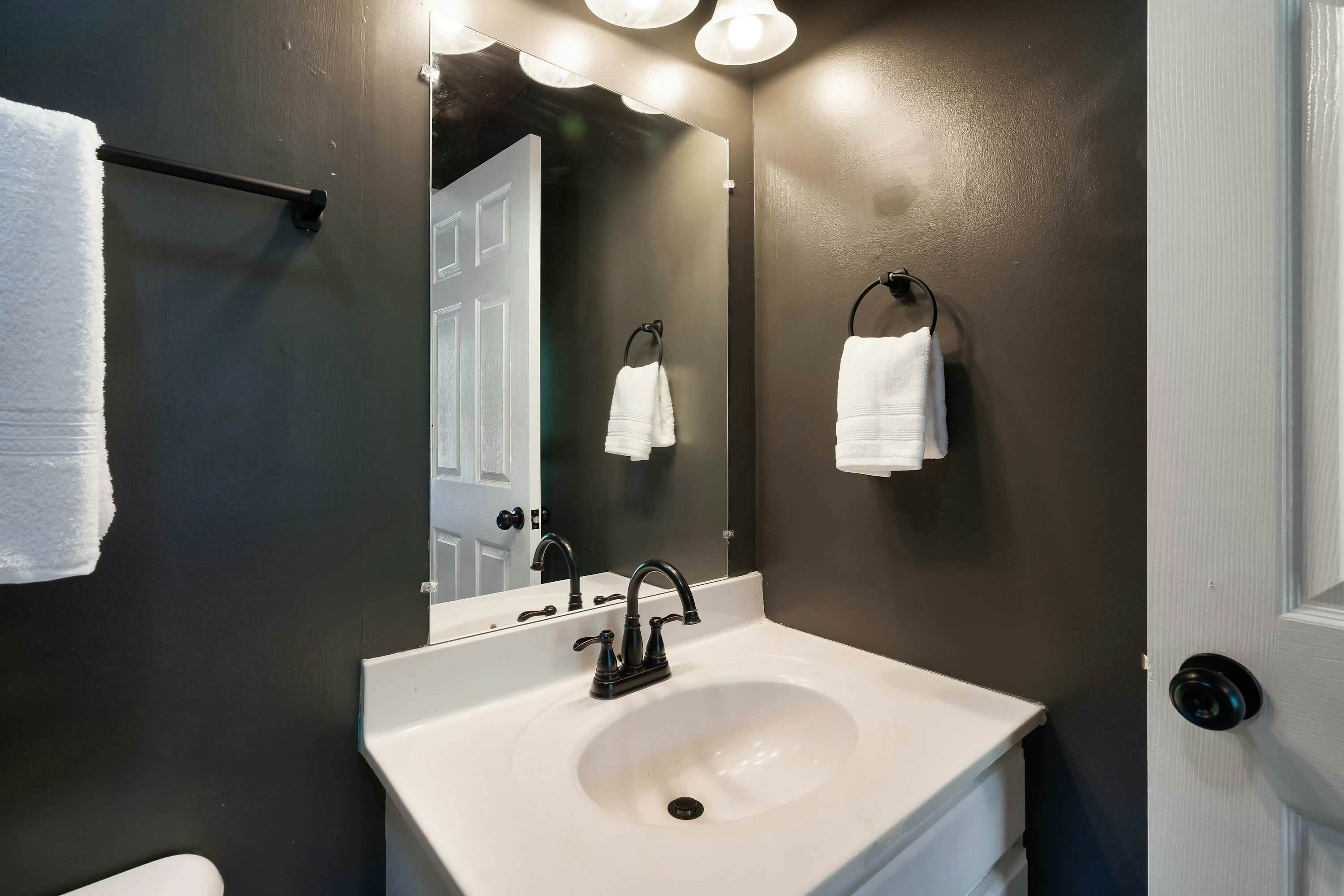 New Remodeled・Sleeps 6・Near Downtown・Hot tub・Games