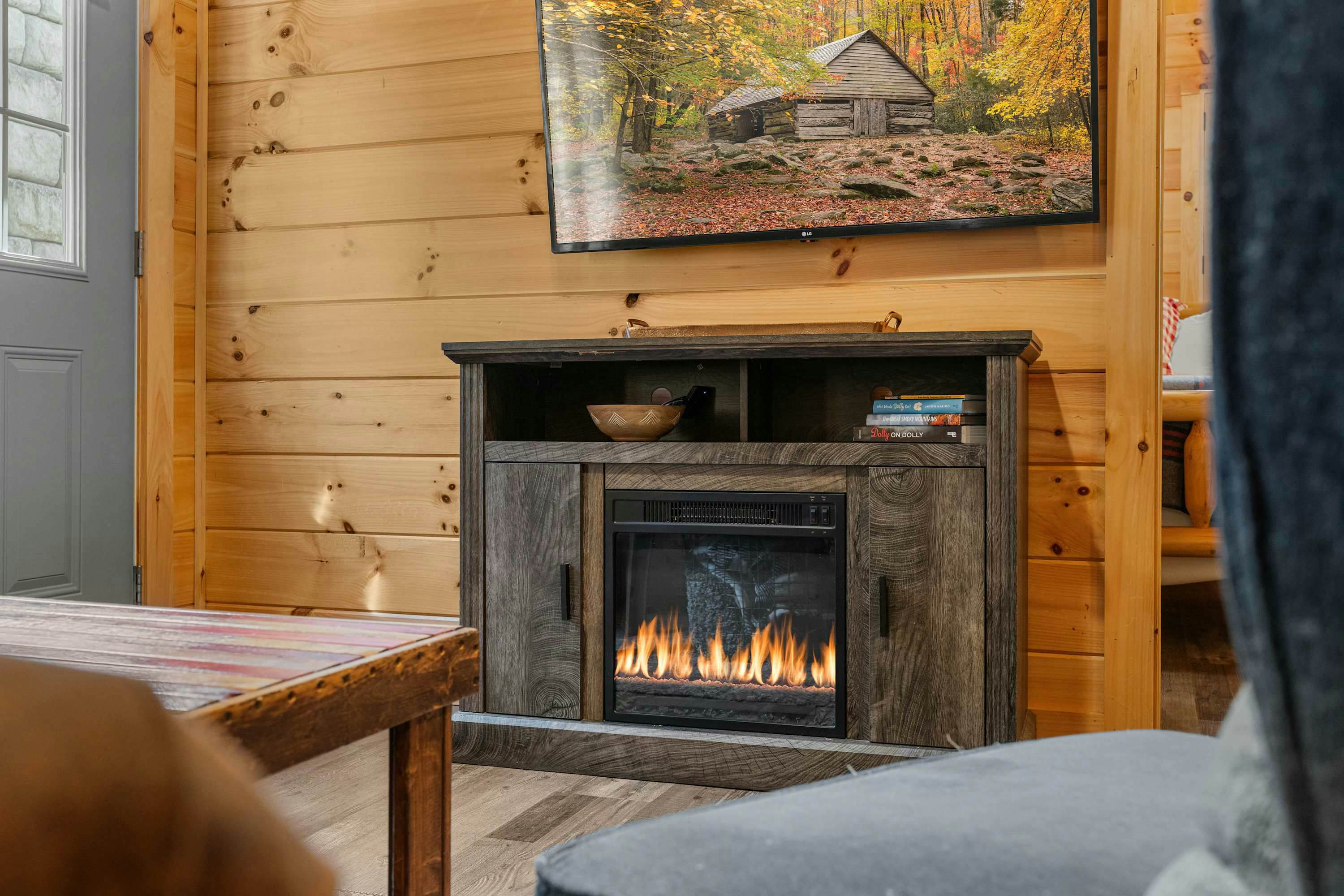 Smoky Mountain Hideaway with Hot Tub & Firepit!