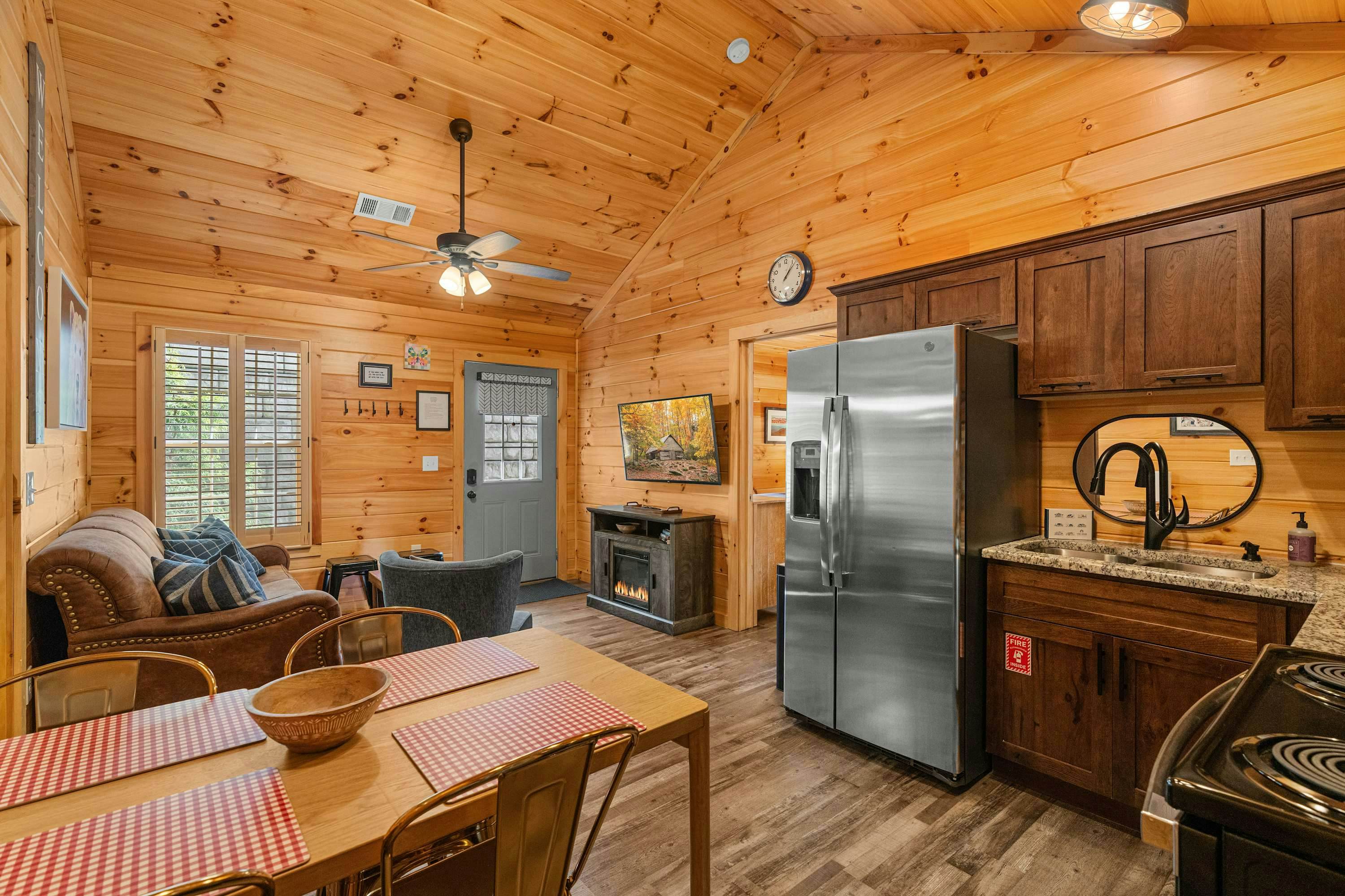 Smoky Mountain Hideaway with Hot Tub & Firepit!