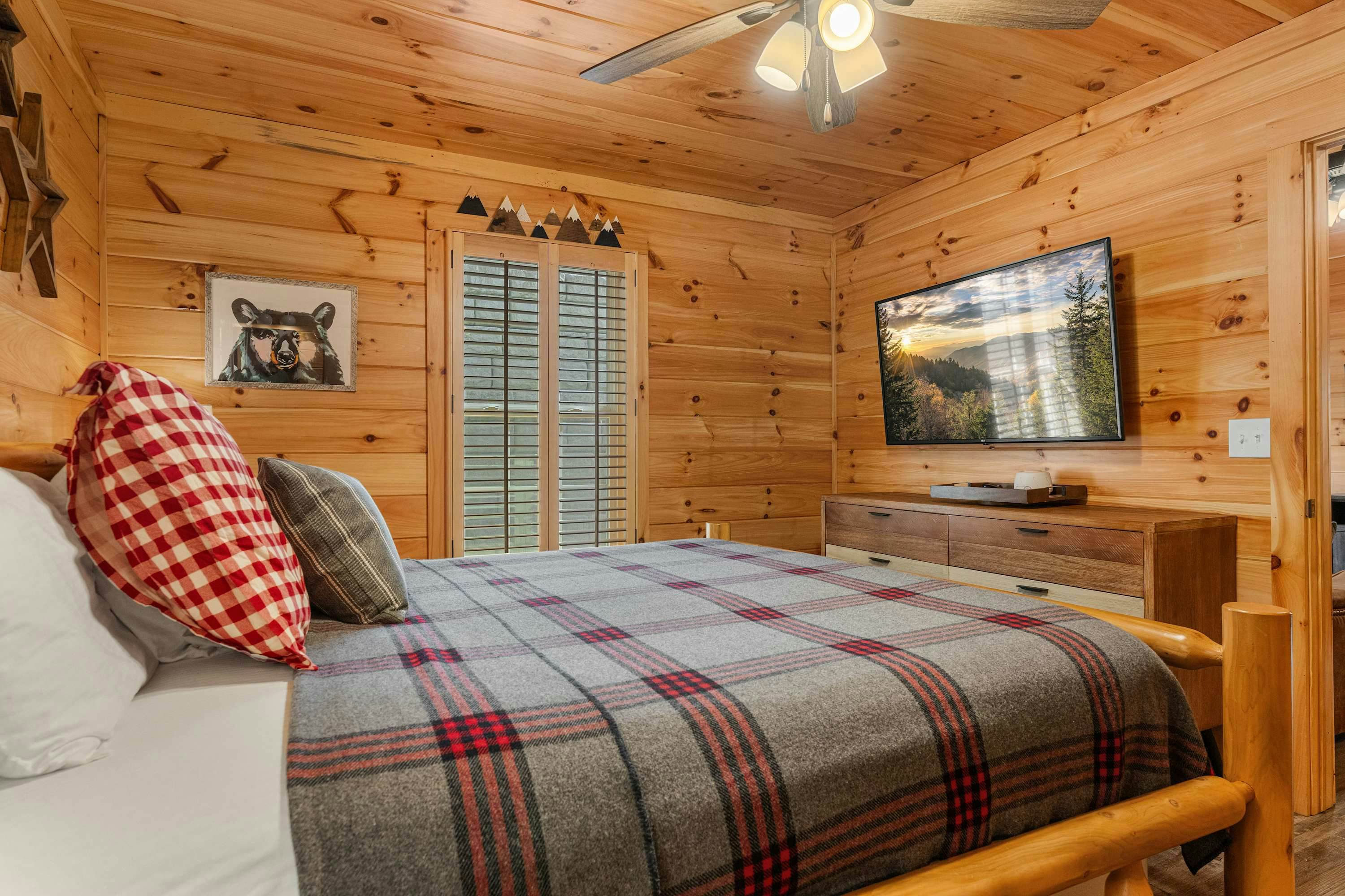 Smoky Mountain Hideaway with Hot Tub & Firepit!