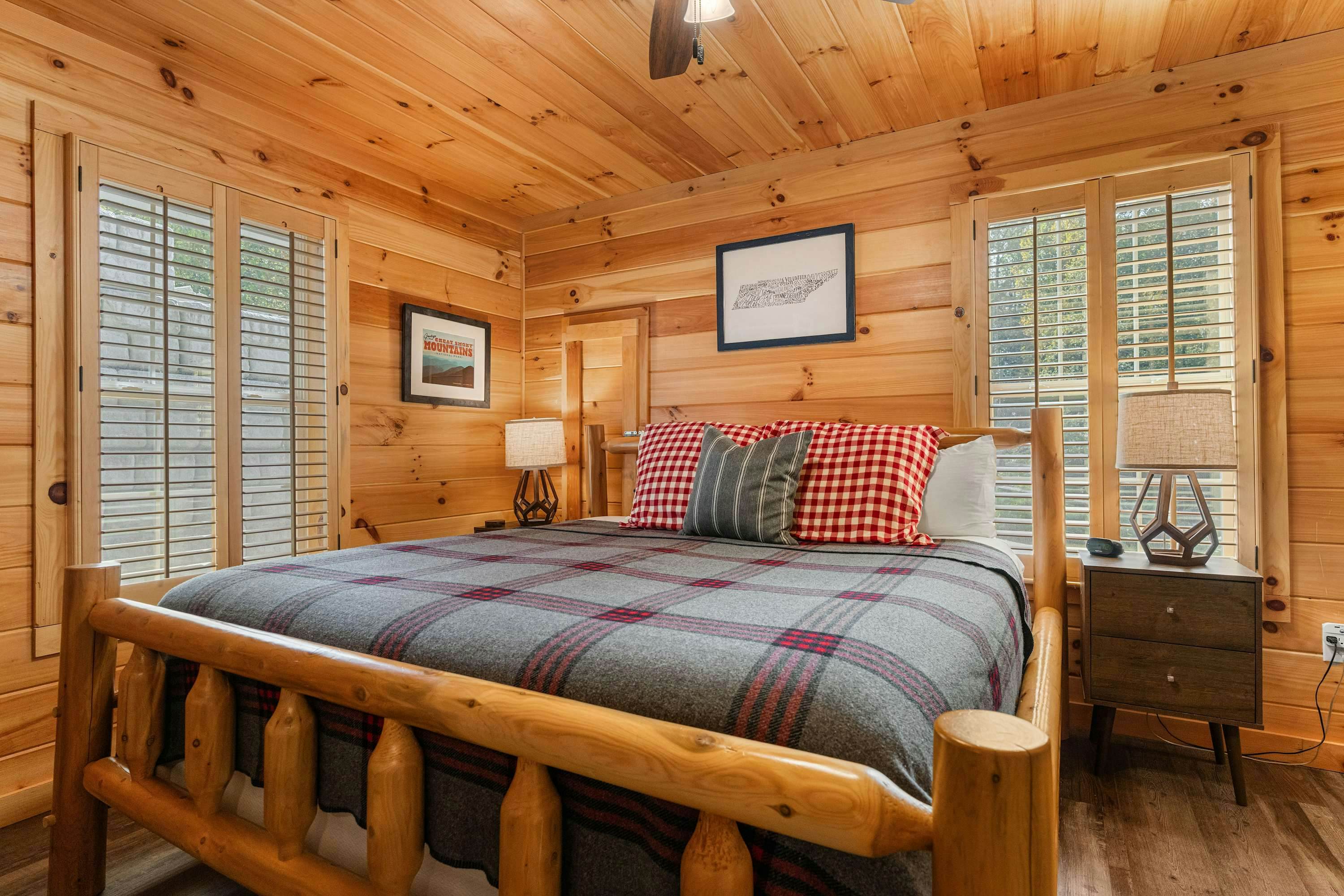 Smoky Mountain Hideaway with Hot Tub & Firepit!