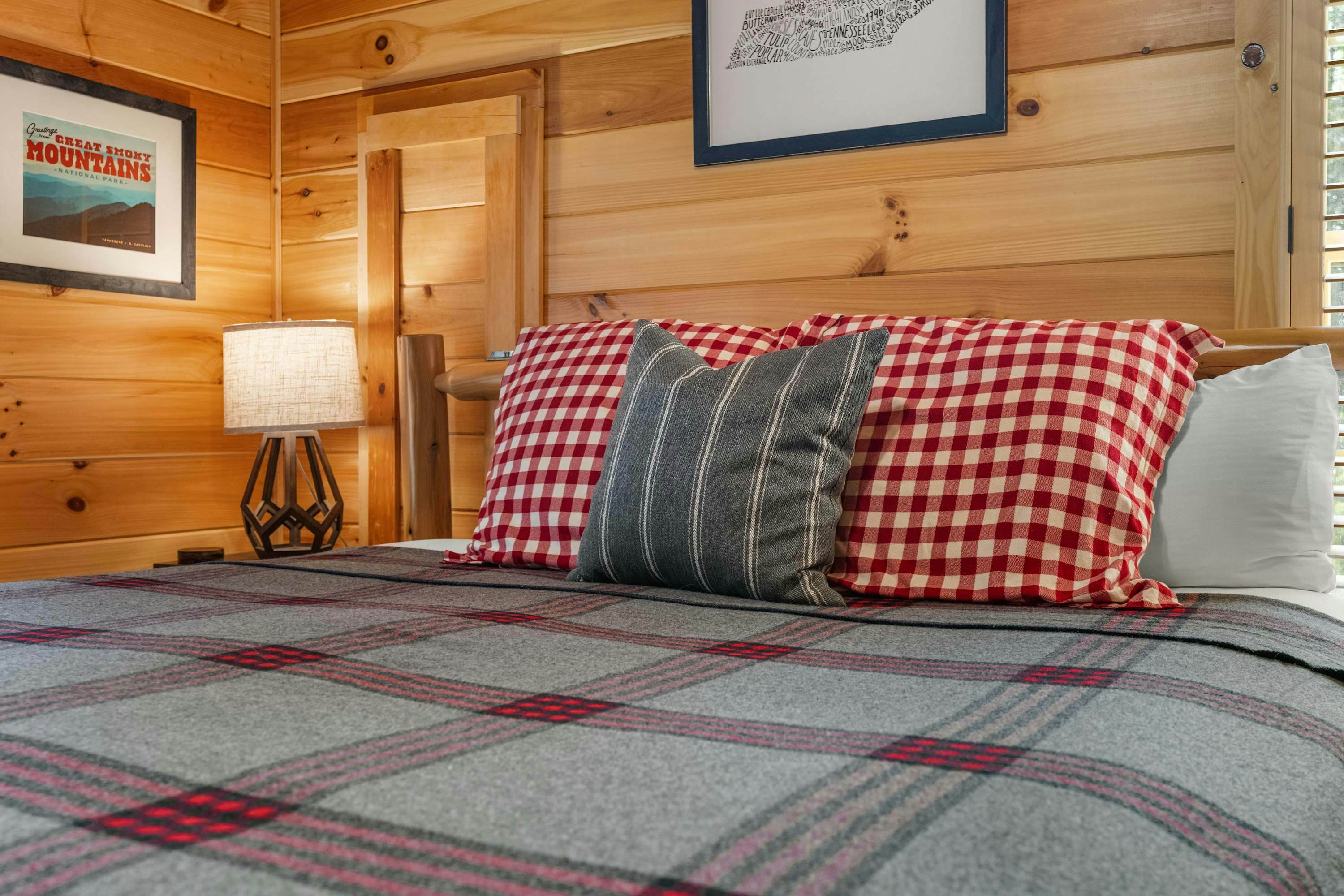 Smoky Mountain Hideaway with Hot Tub & Firepit!