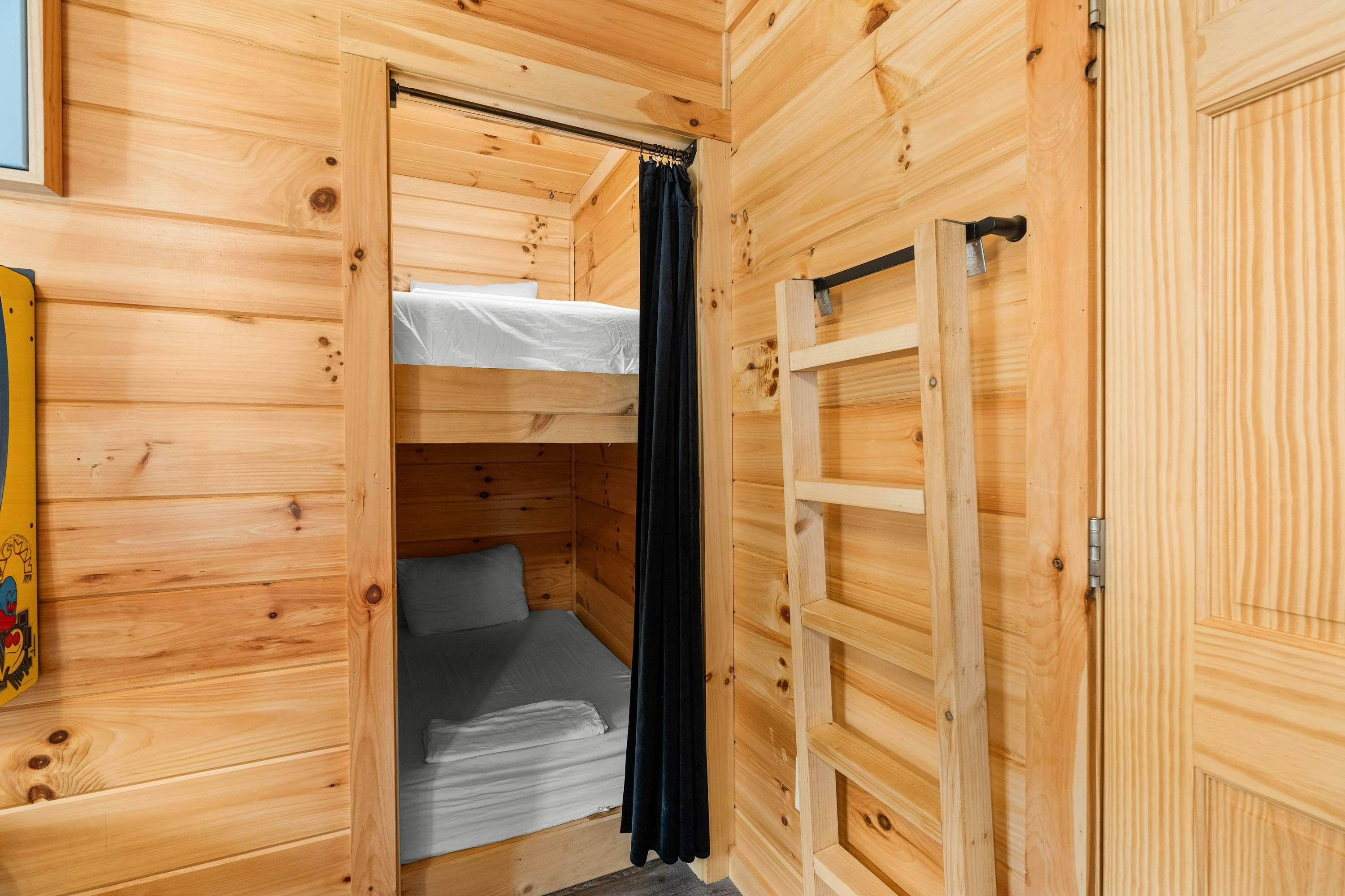 Smoky Mountain Hideaway with Hot Tub & Firepit!