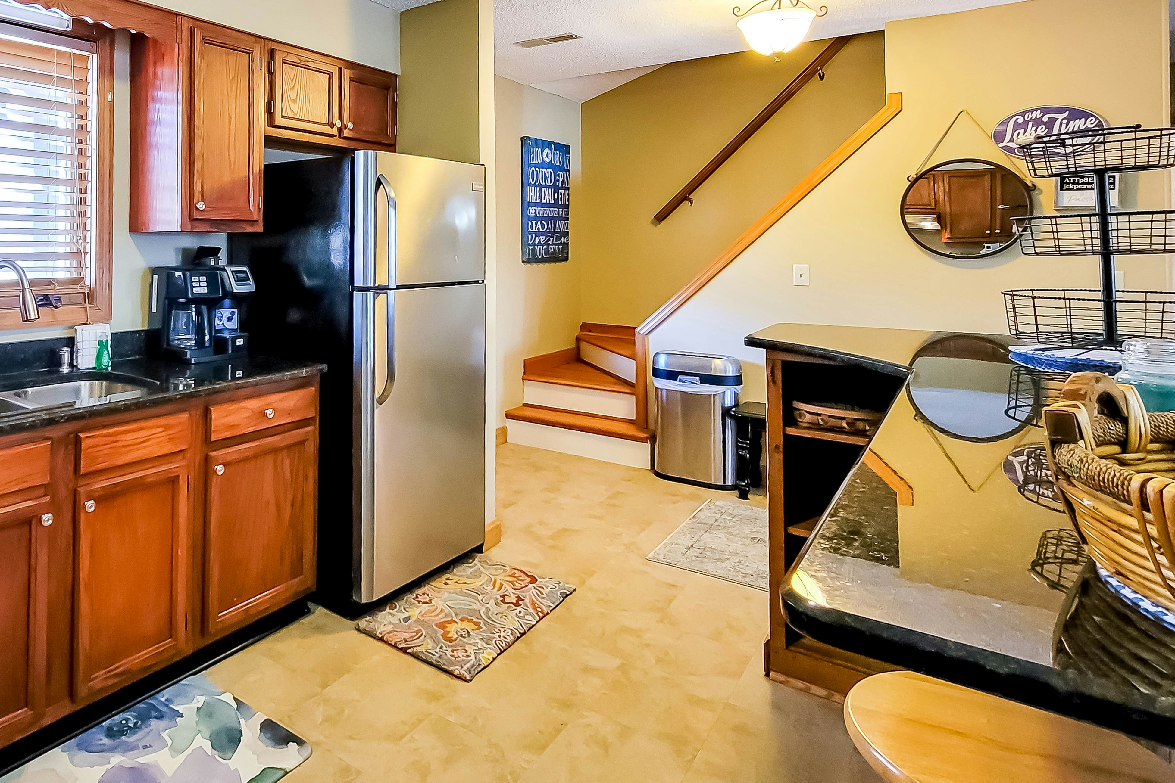 Lovely Lakeside Stay, Sleeps 16・Tennis Court・Deck