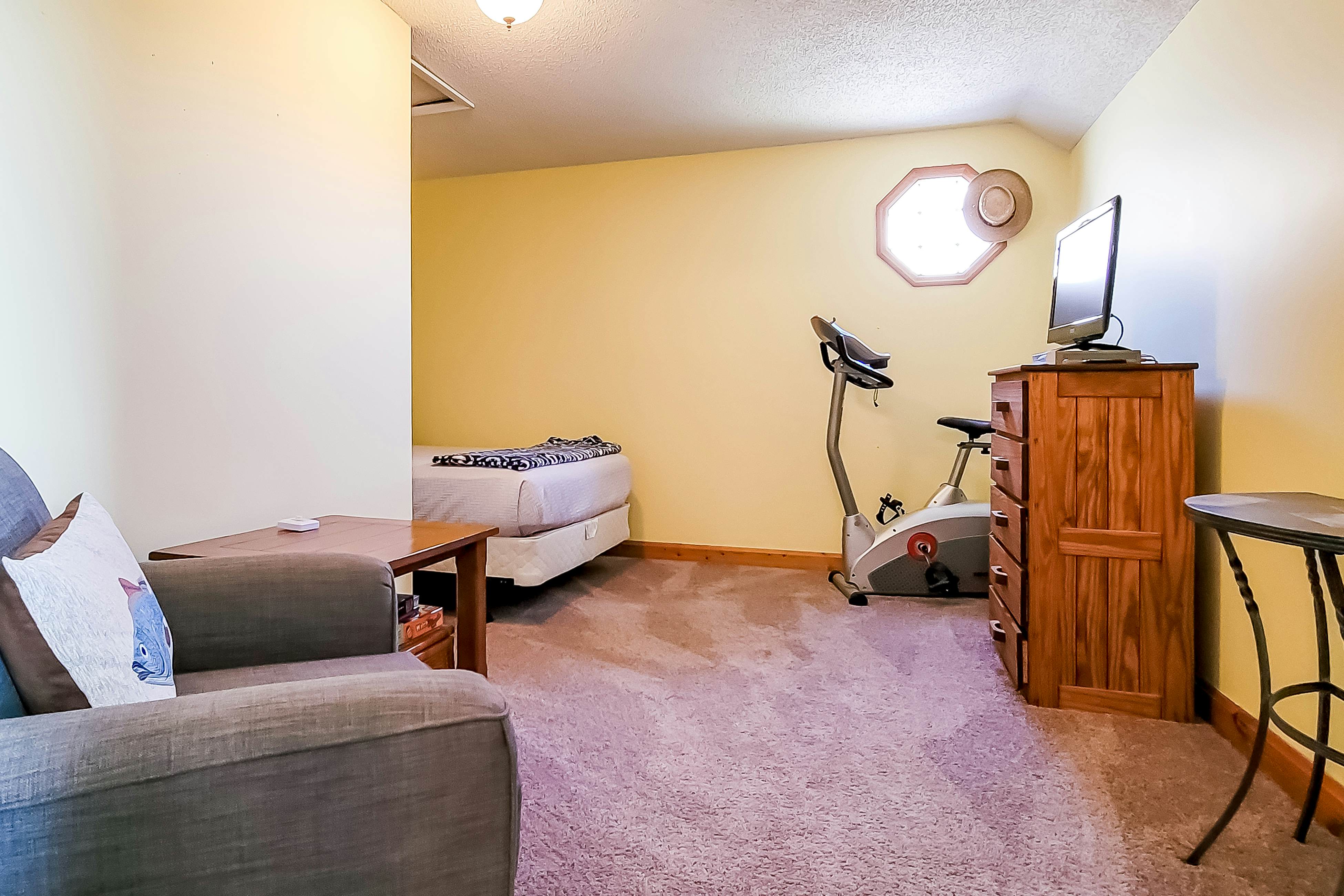 Lovely Lakeside Stay, Sleeps 16・Tennis Court・Deck