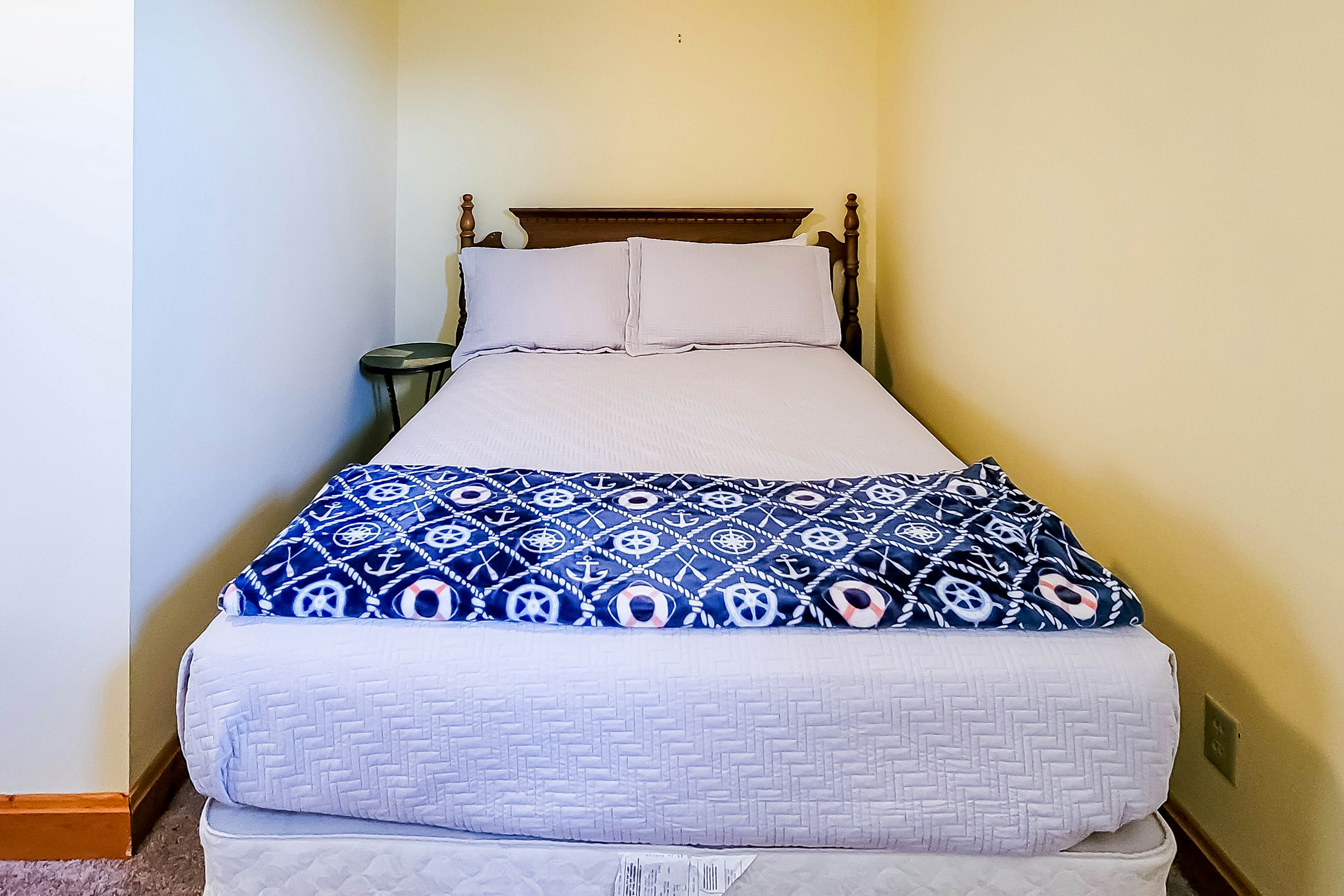 Lovely Lakeside Stay, Sleeps 16・Tennis Court・Deck