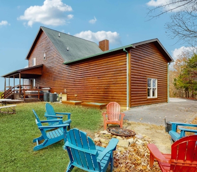 Peaceful Waterfront Retreat, Sleeps 8, Dock is available, & Grill