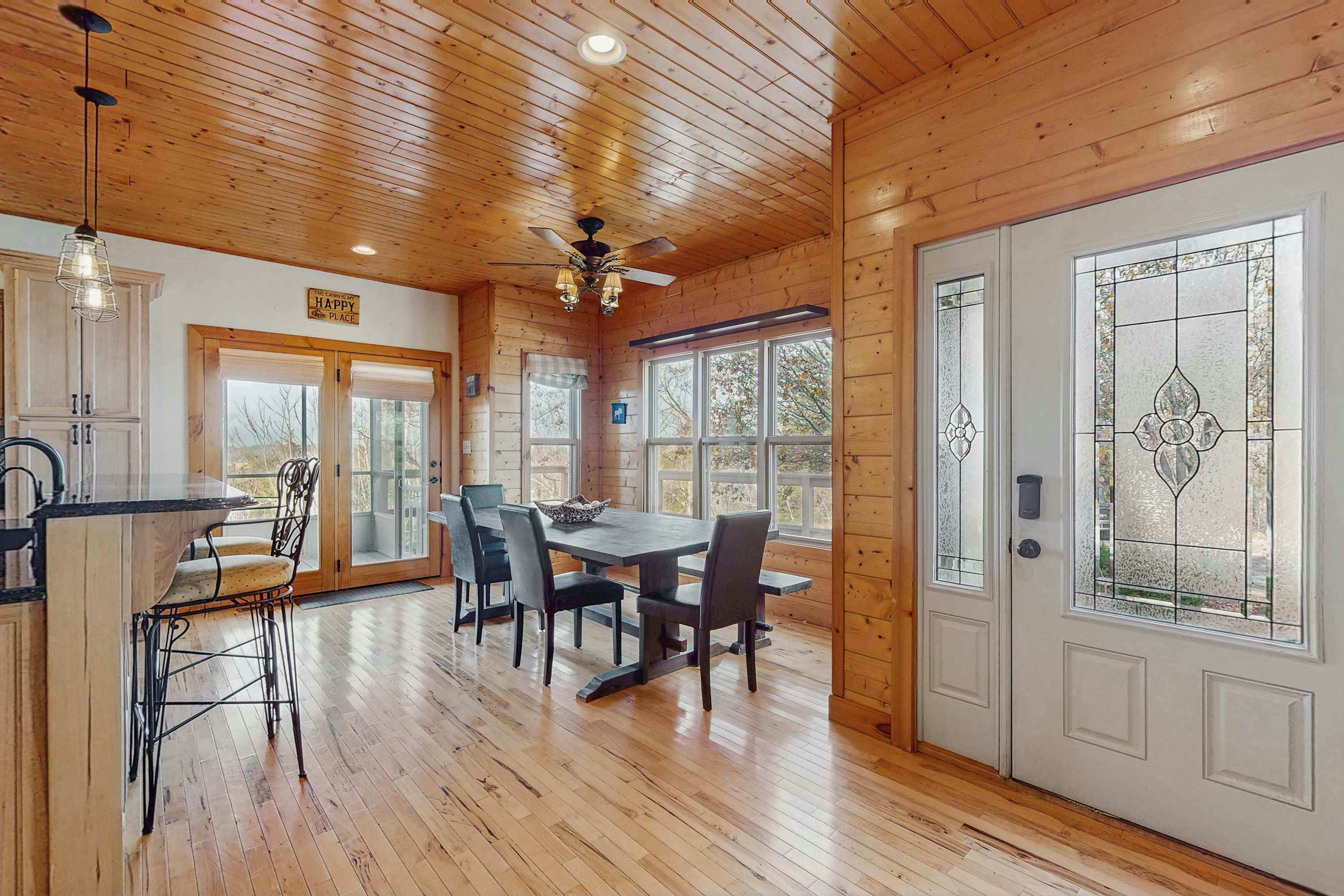 Peaceful Waterfront Retreat, Sleeps 8・Dock・Grill