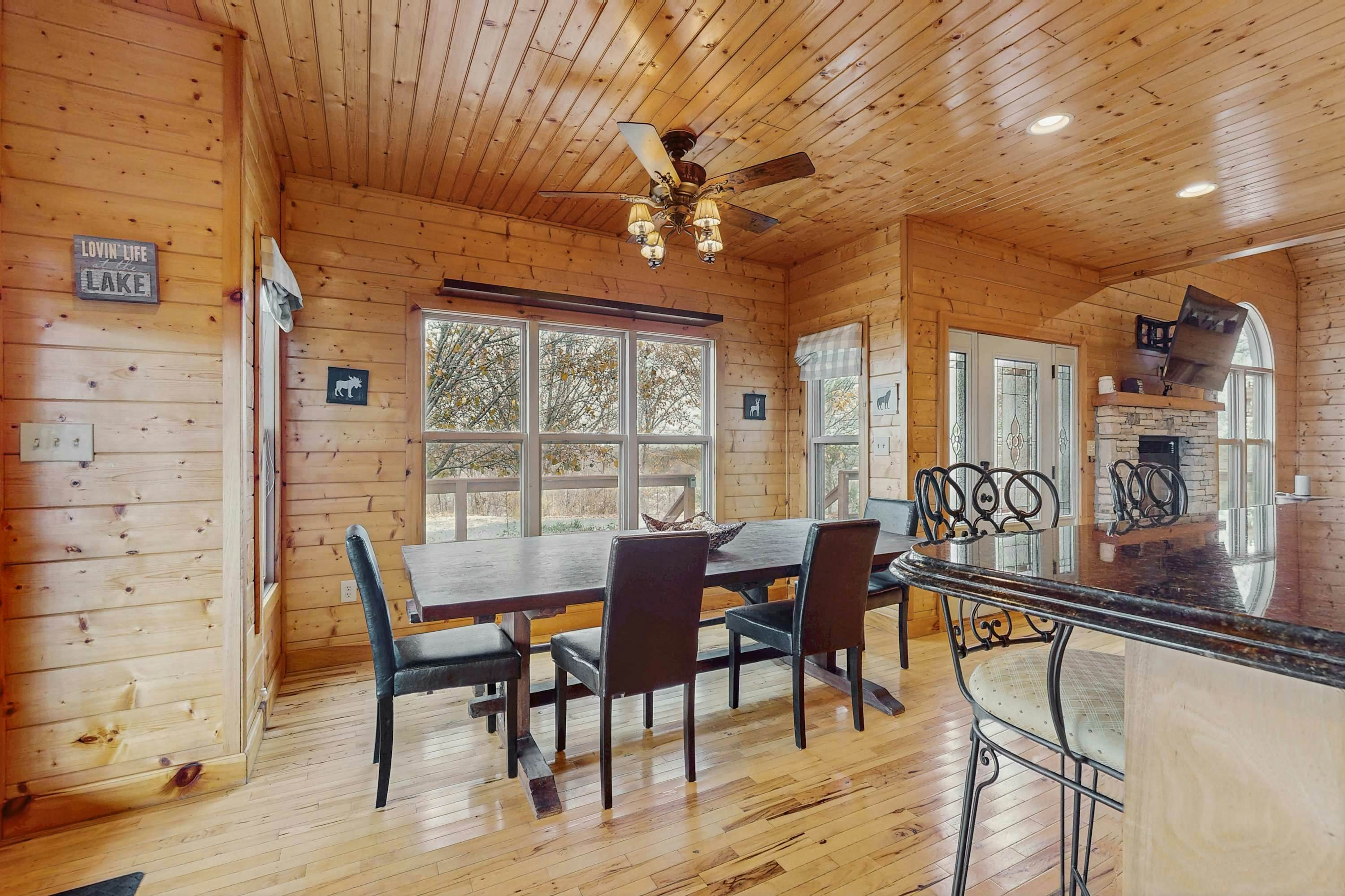 Peaceful Waterfront Retreat, Sleeps 8・Dock・Grill