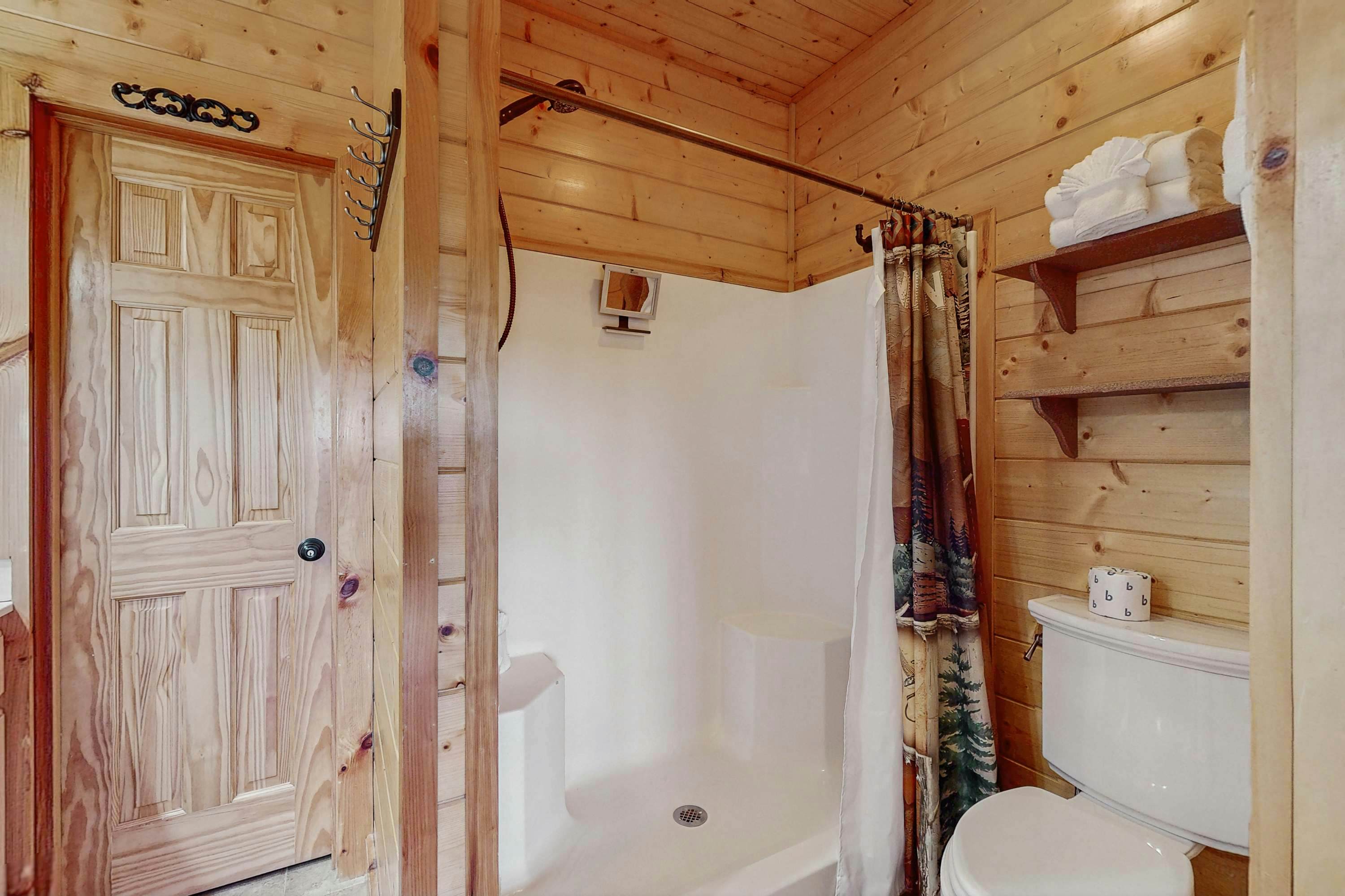 Peaceful Waterfront Retreat, Sleeps 8・Dock・Grill