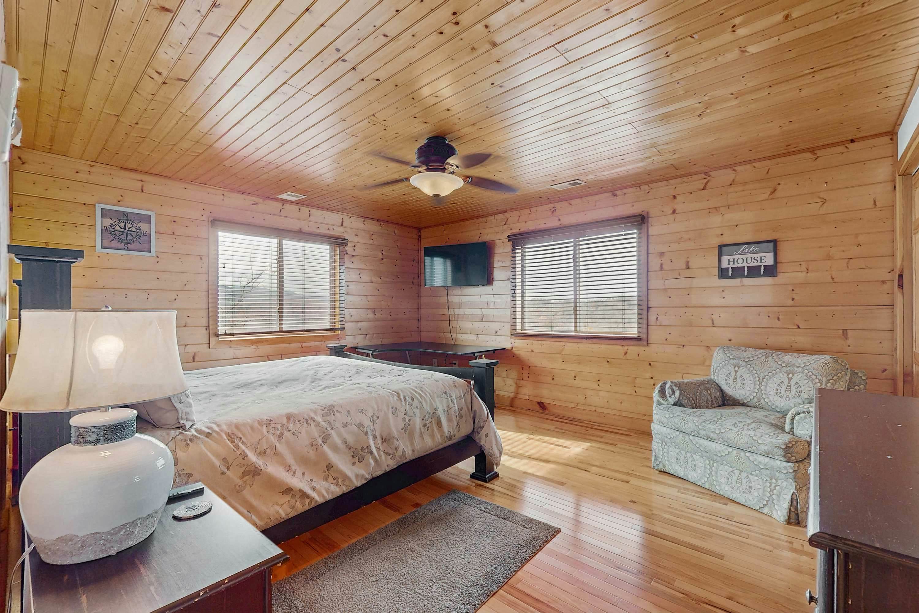 Peaceful Waterfront Retreat, Sleeps 8・Dock・Grill