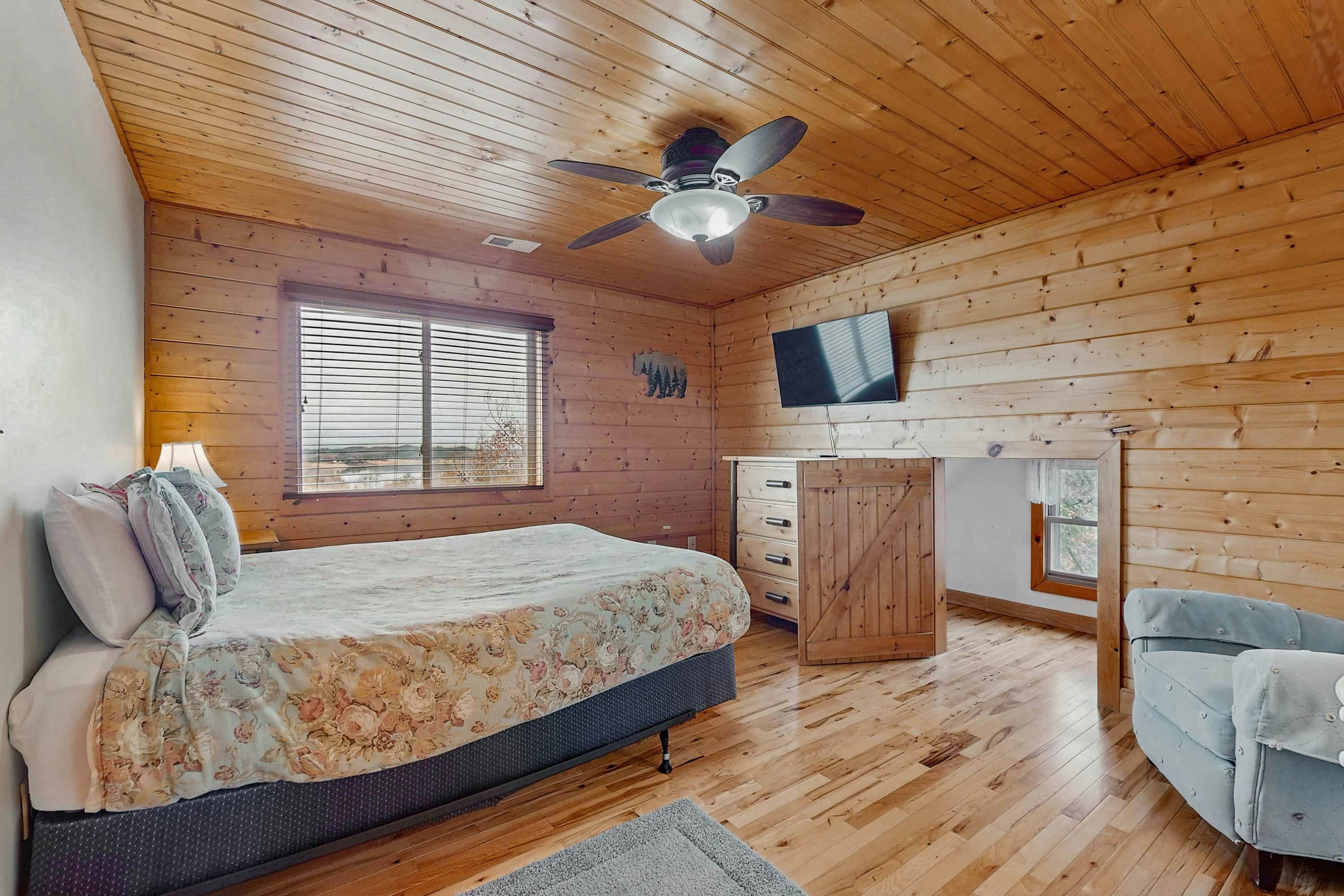 Peaceful Waterfront Retreat, Sleeps 8・Dock・Grill