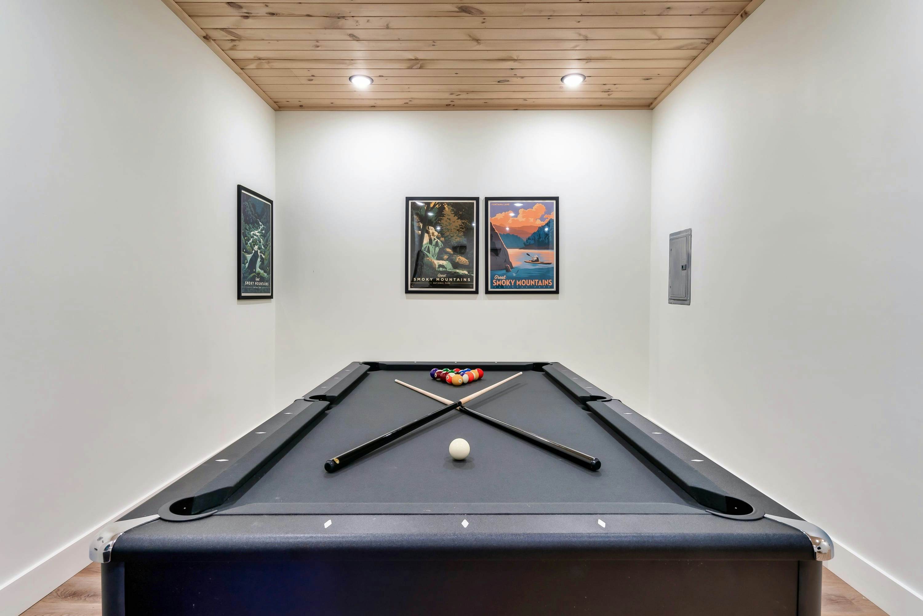 Modern Cabin, Sleeps 10・Indoor Pool・Hot Tub・Games