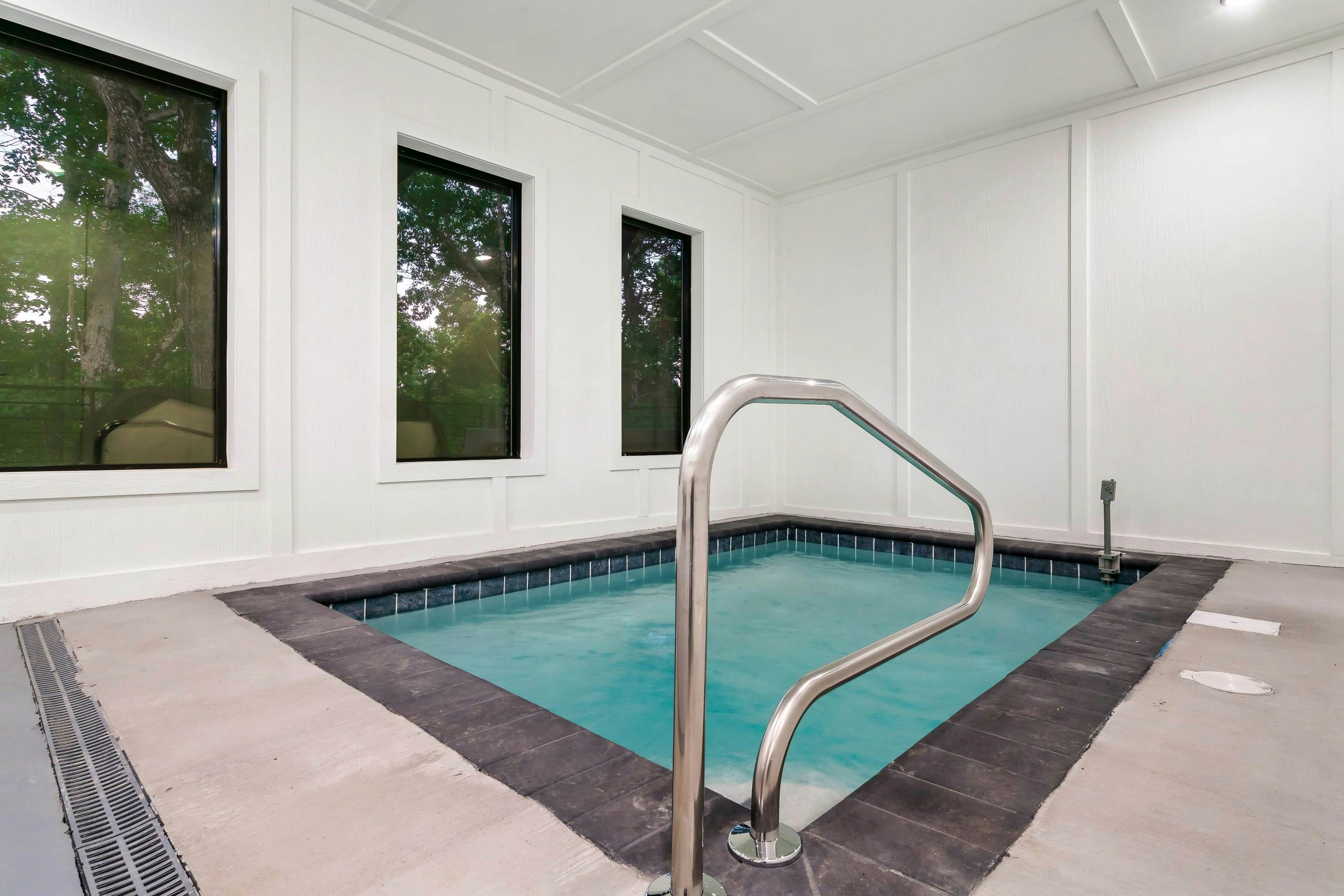 Modern Cabin, Sleeps 10・Indoor Pool・Hot Tub・Games