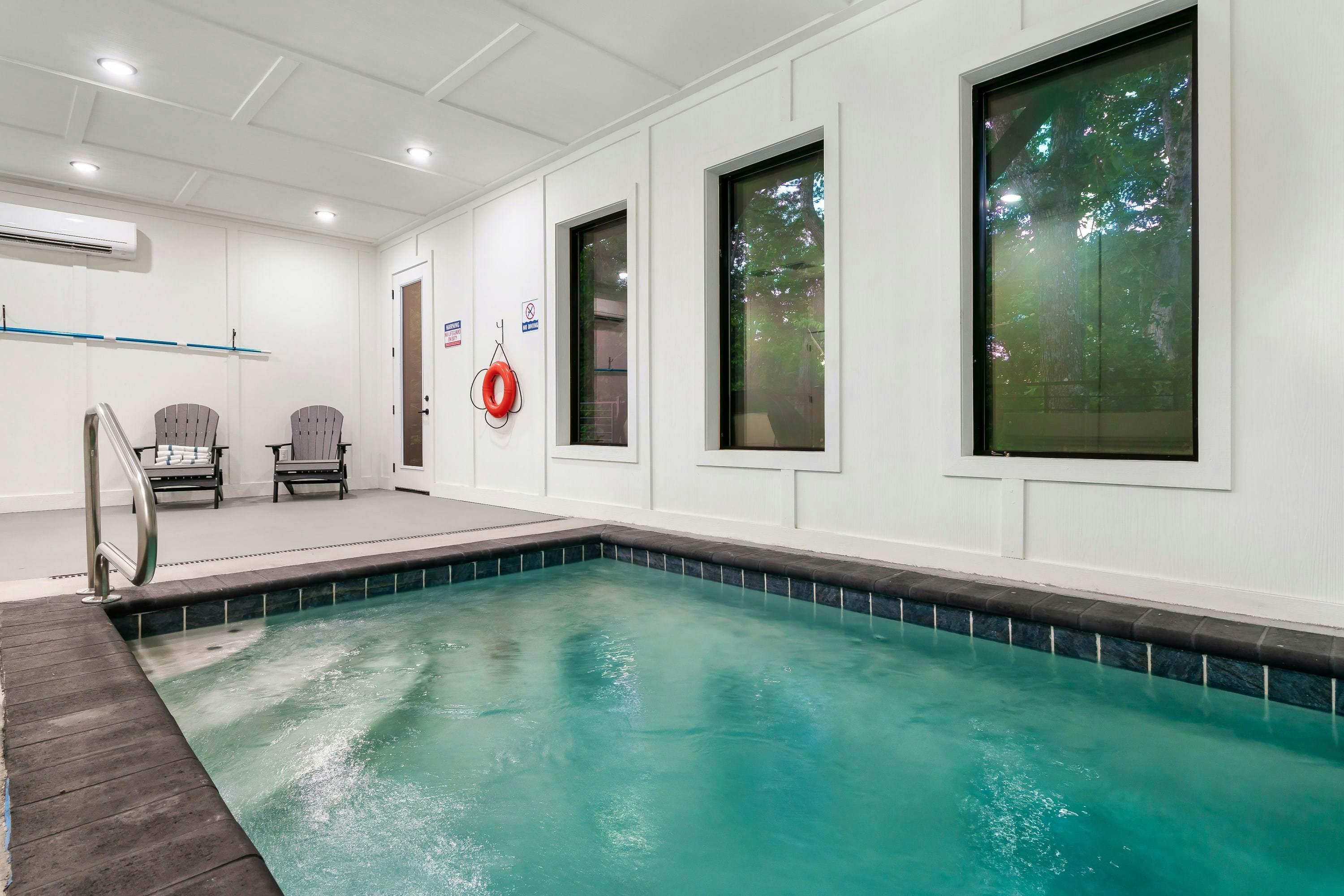 Modern Cabin, Sleeps 10・Indoor Pool・Hot Tub・Games