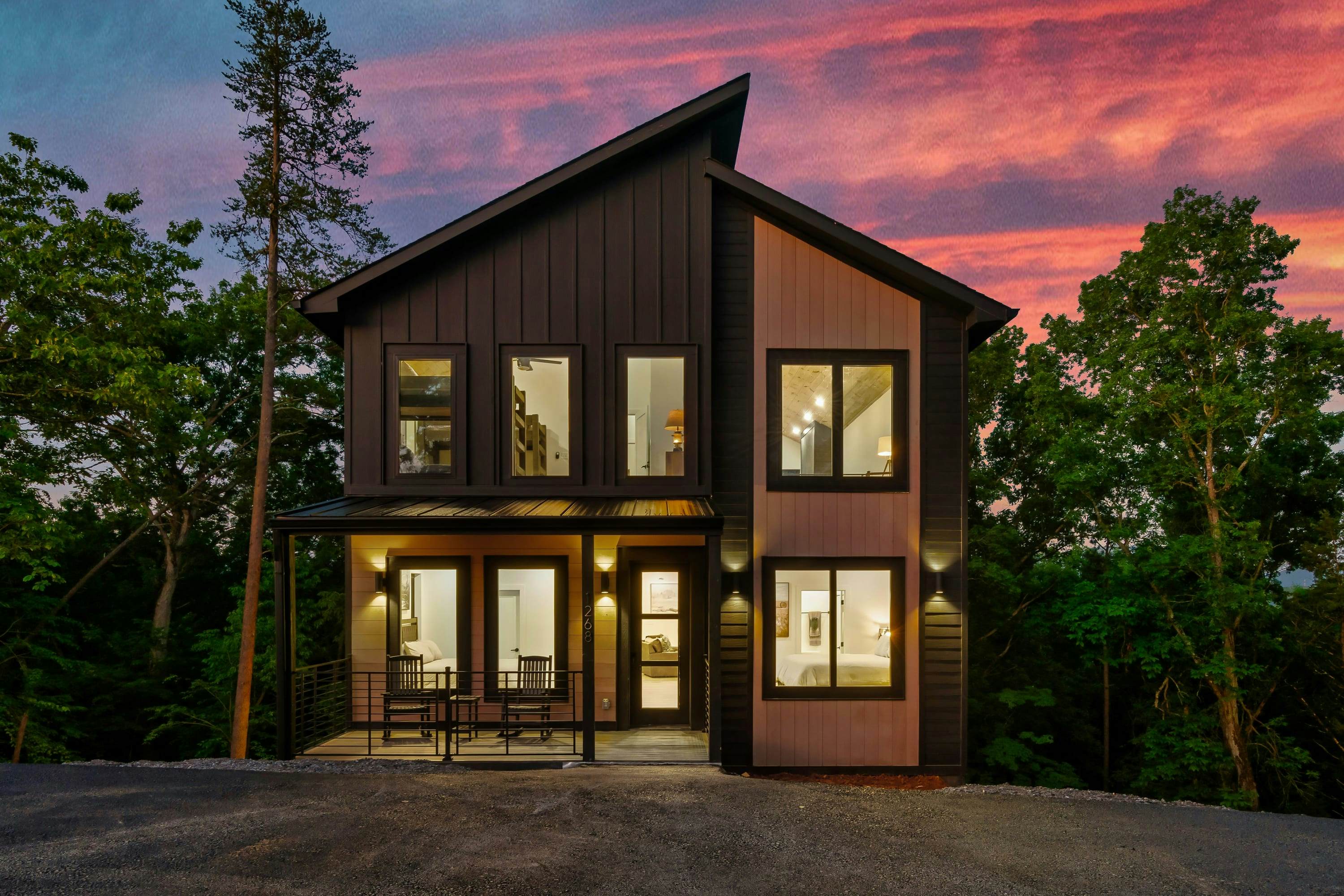Modern Cabin, Sleeps 10・Indoor Pool・Hot Tub・Games