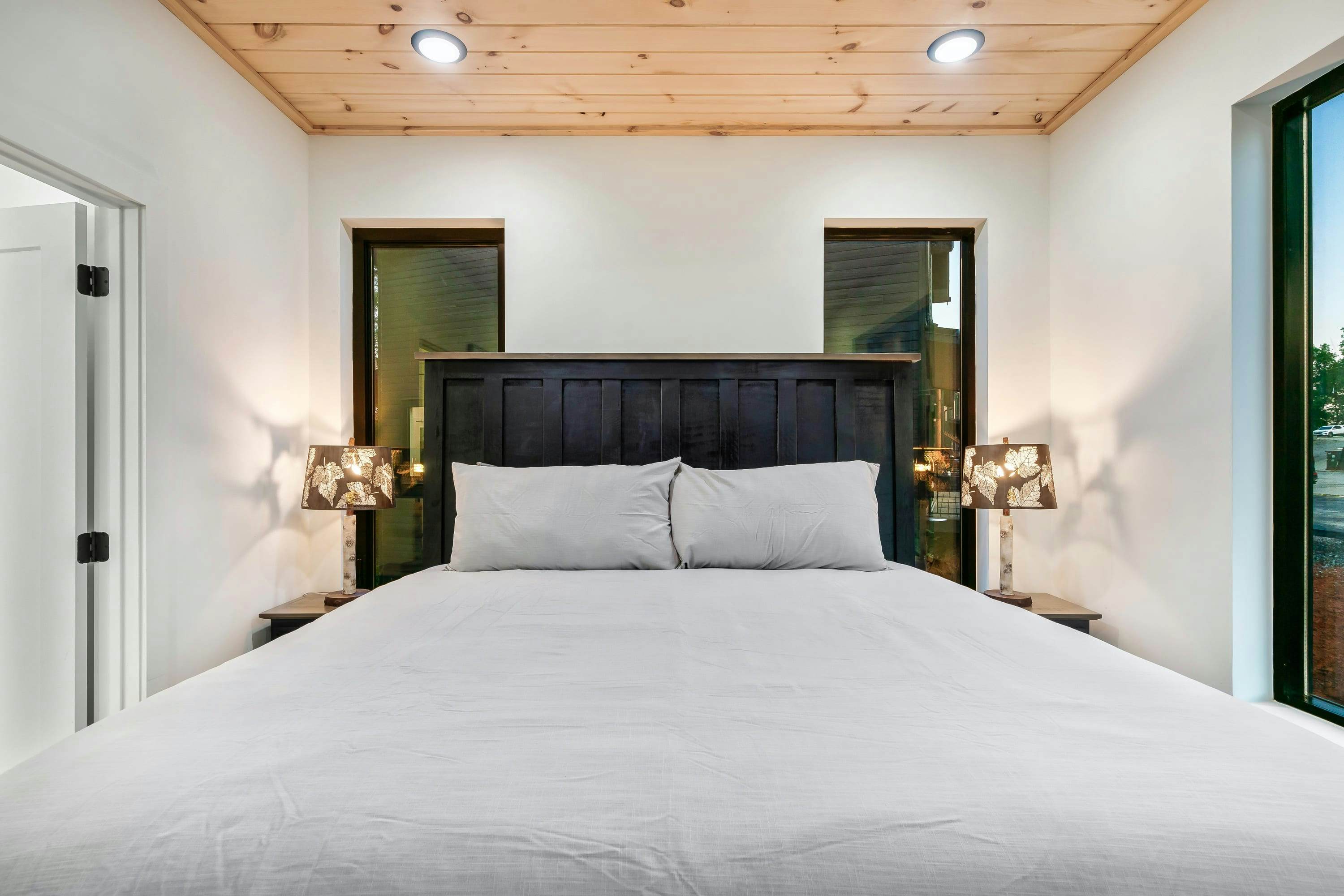 Modern Cabin, Sleeps 10・Indoor Pool・Hot Tub・Games