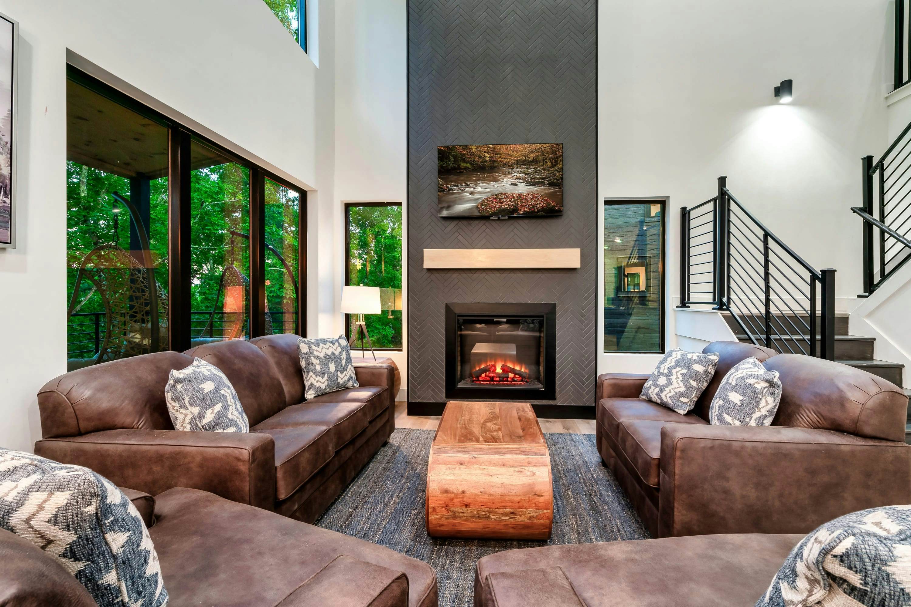 Modern Cabin, Sleeps 10・Indoor Pool・Hot Tub・Games