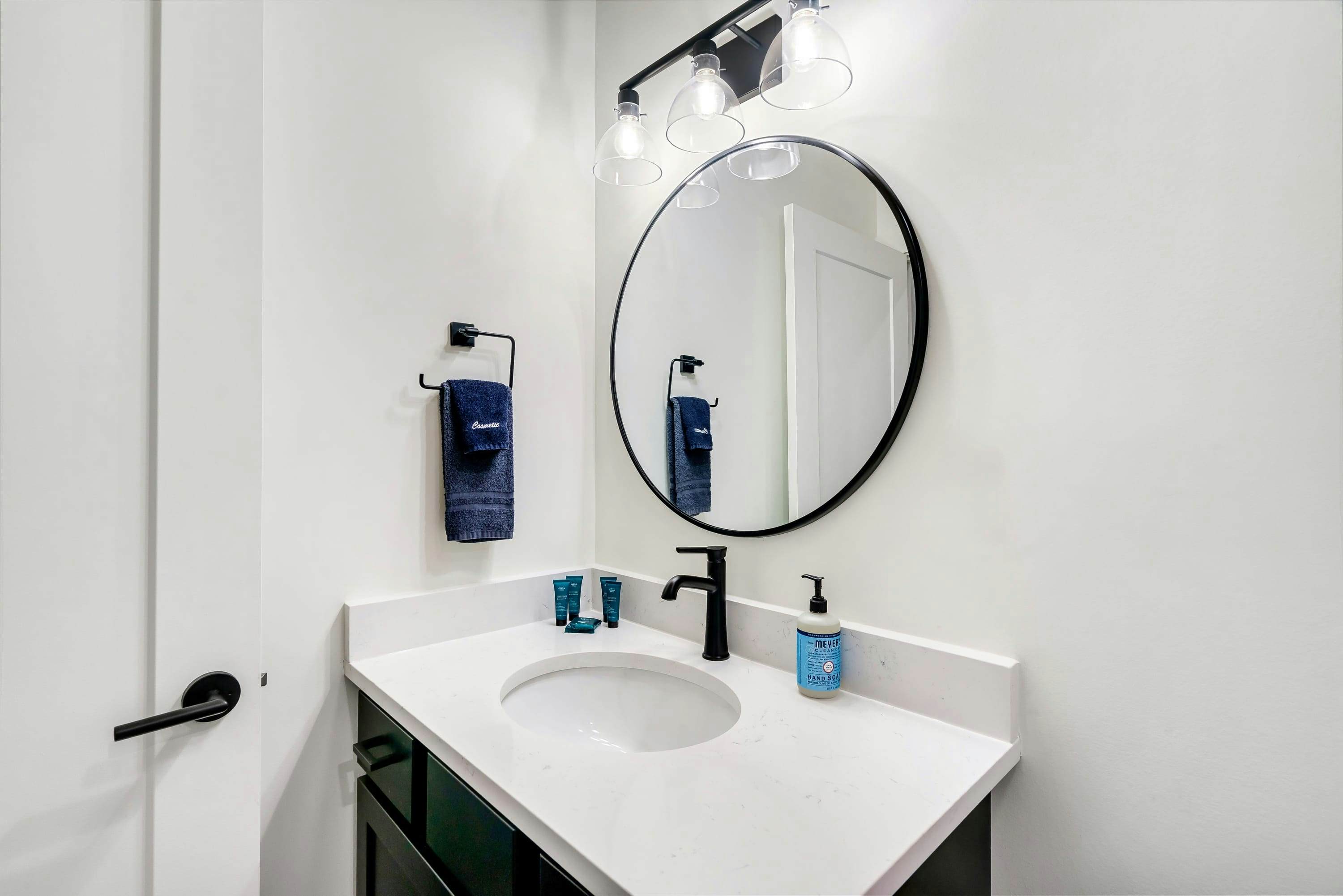 Modern Cabin, Sleeps 10・Indoor Pool・Hot Tub・Games