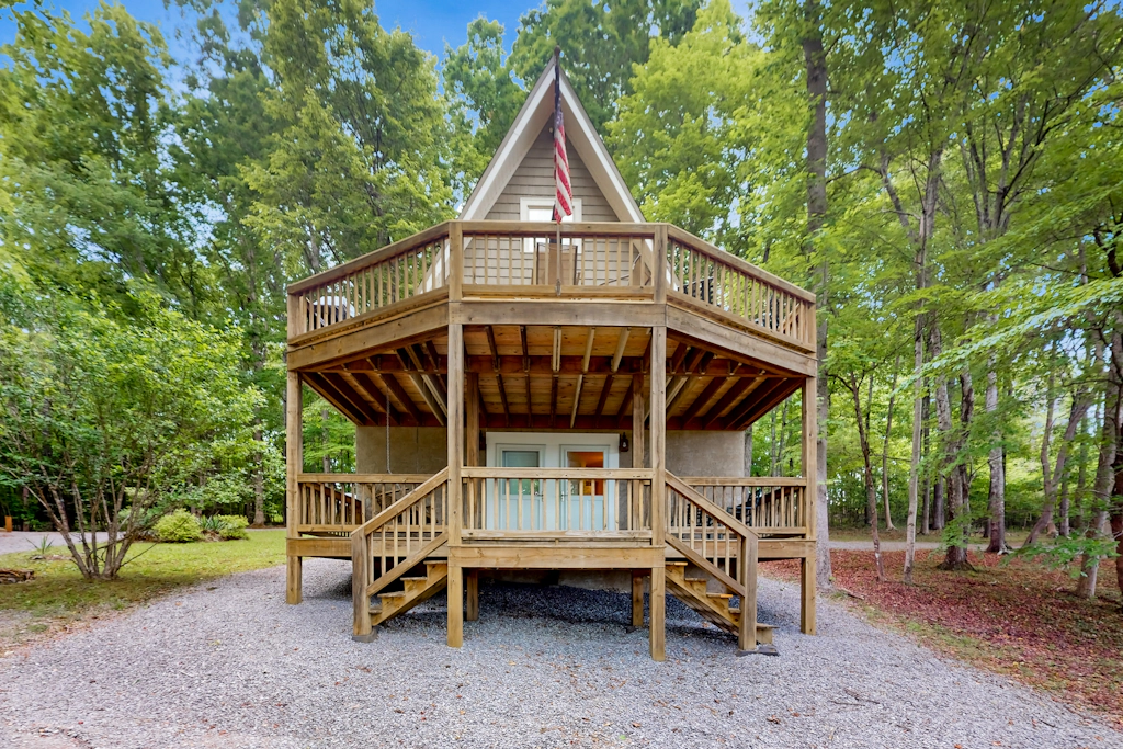 A Frame Cabin, Sleeps 9, Pickleball Court, Boat Slip