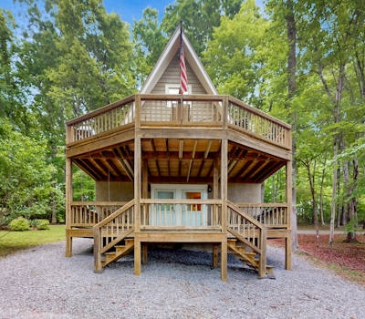 A Frame Cabin, Sleeps 9・Pickleball Court・Boat Slip
