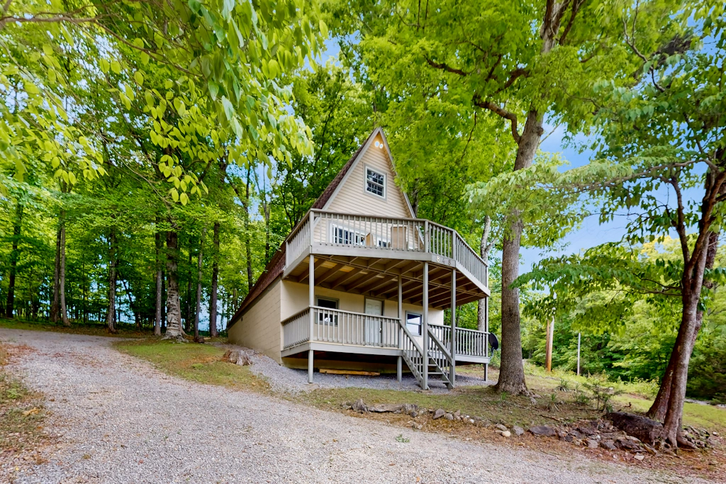 Cozy A Frame Cabin, Sleep 8, Near Marina, Deck, Grill