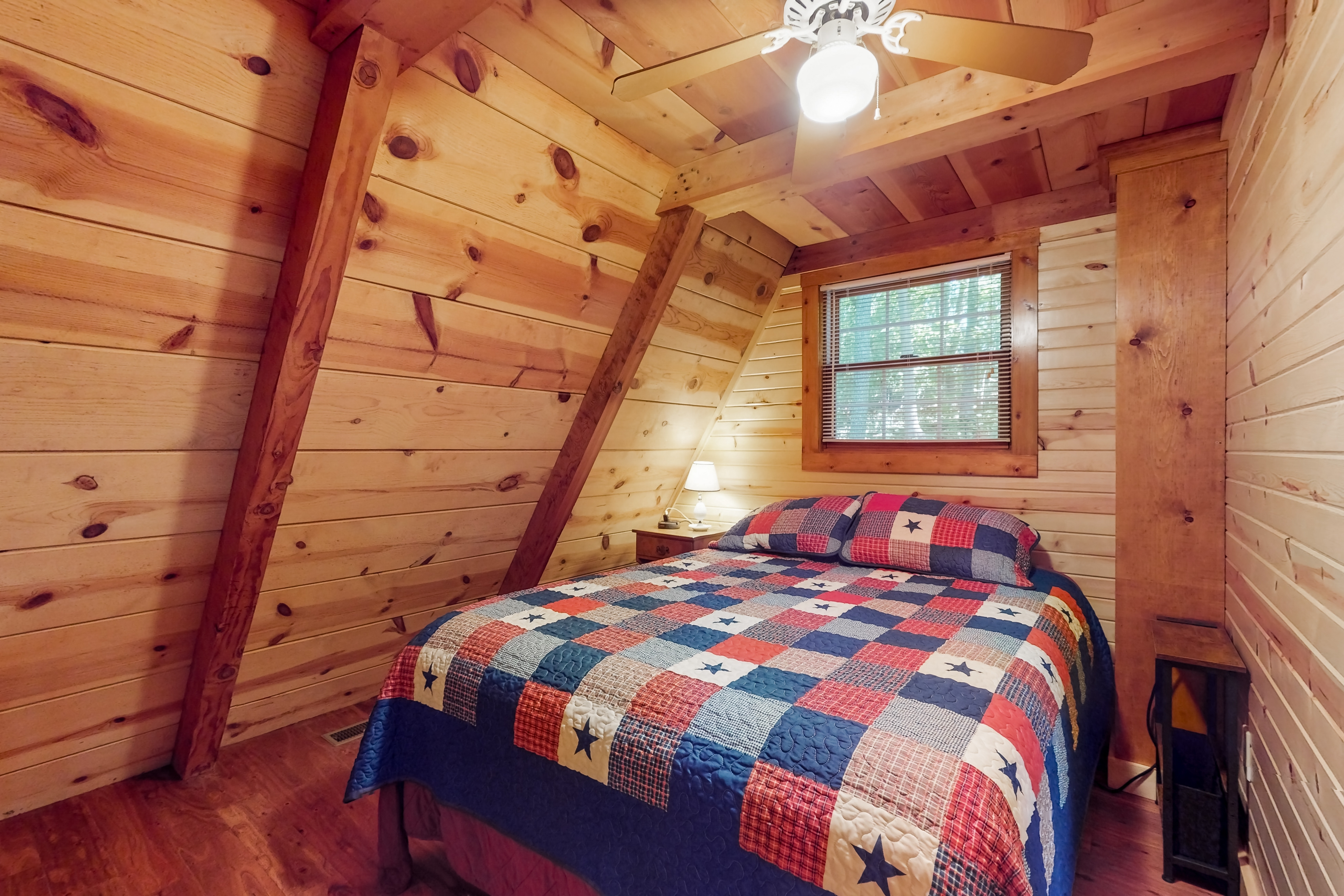 Cozy A Frame Cabin, Sleep 8・Near Marina・Deck・Grill