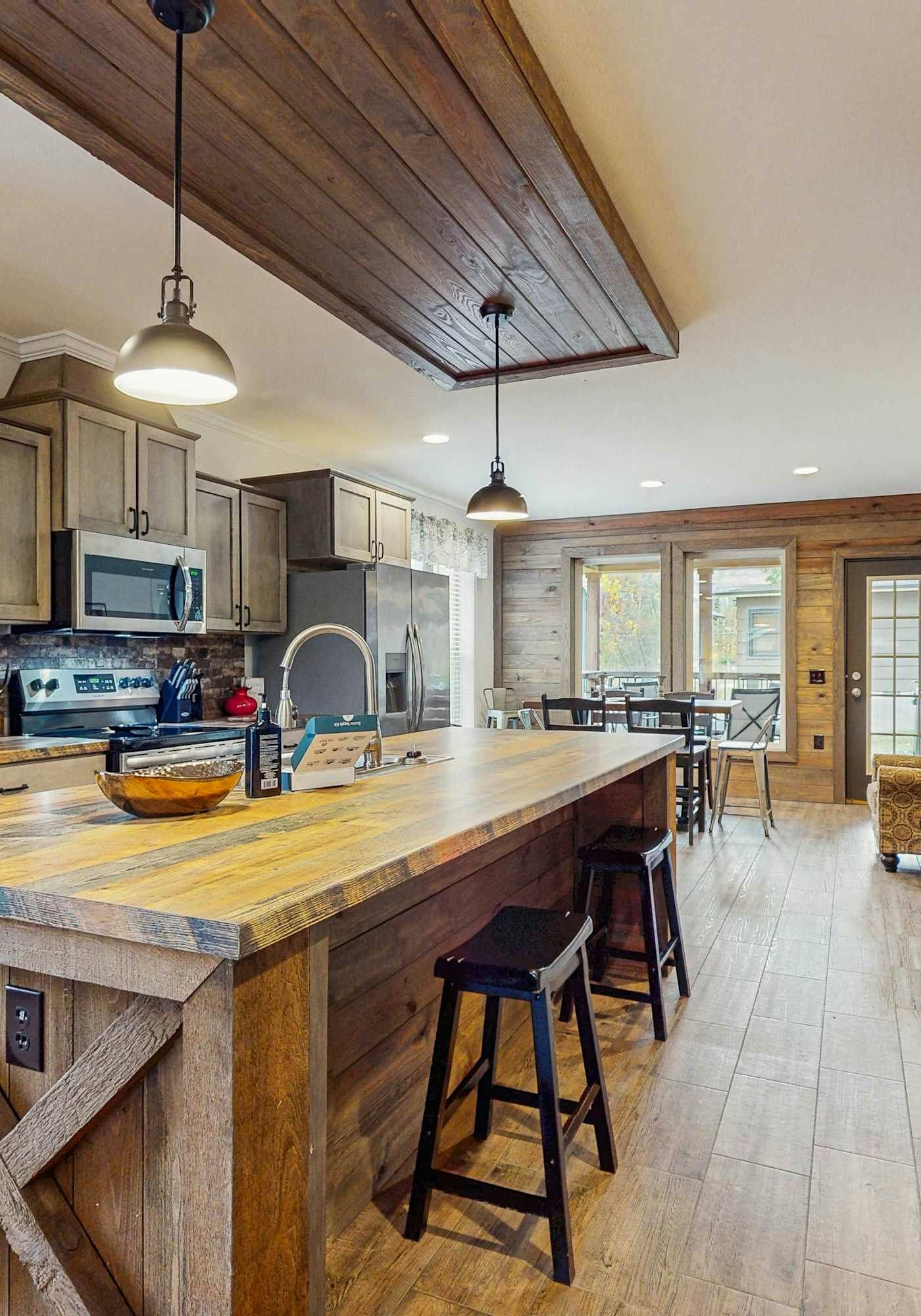 Family Friendly Downtown Cabin, Sleeps 6・ Grill