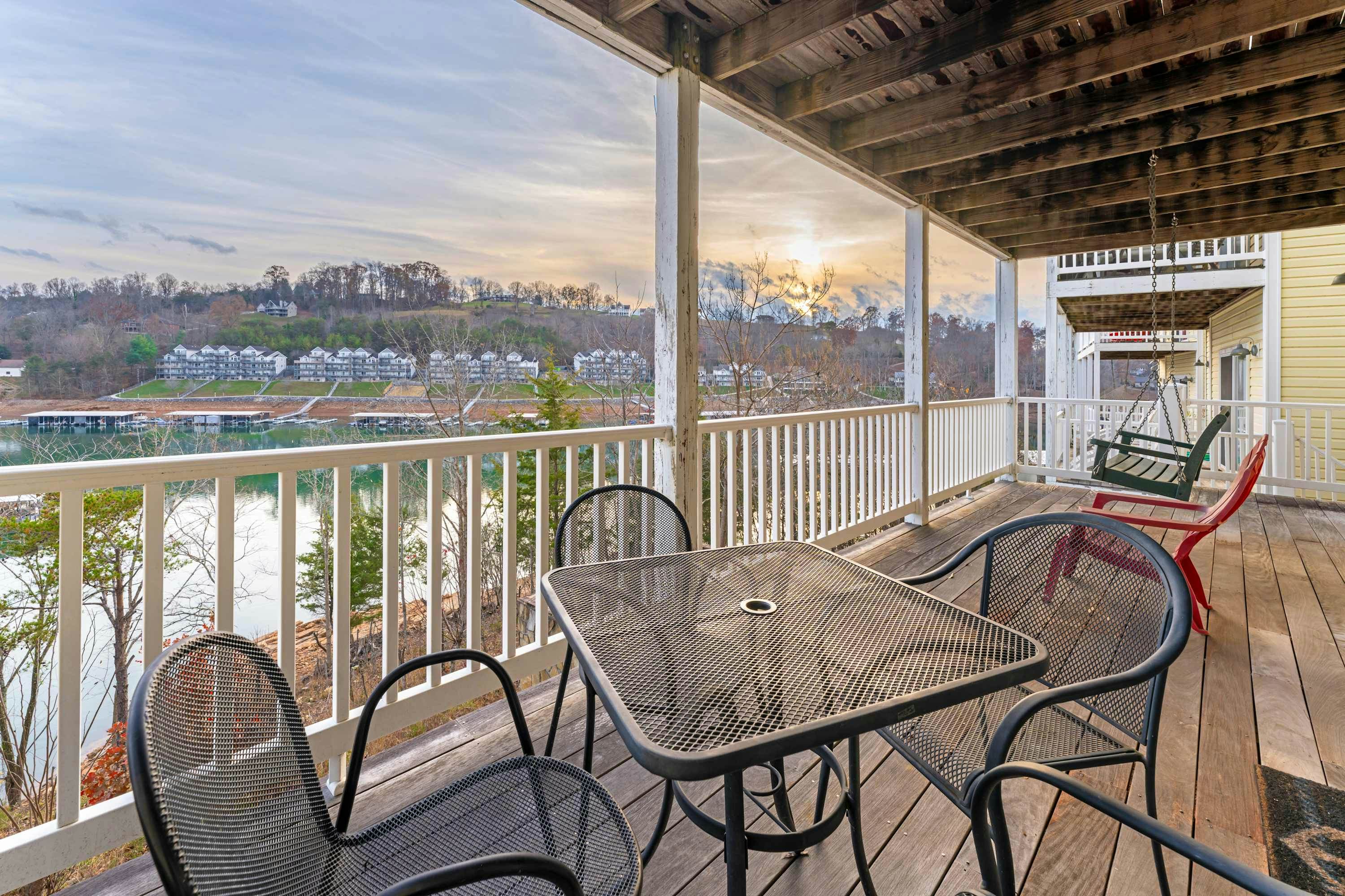 Family-friendly Home・Hot Tub・Lake View・Pool Access