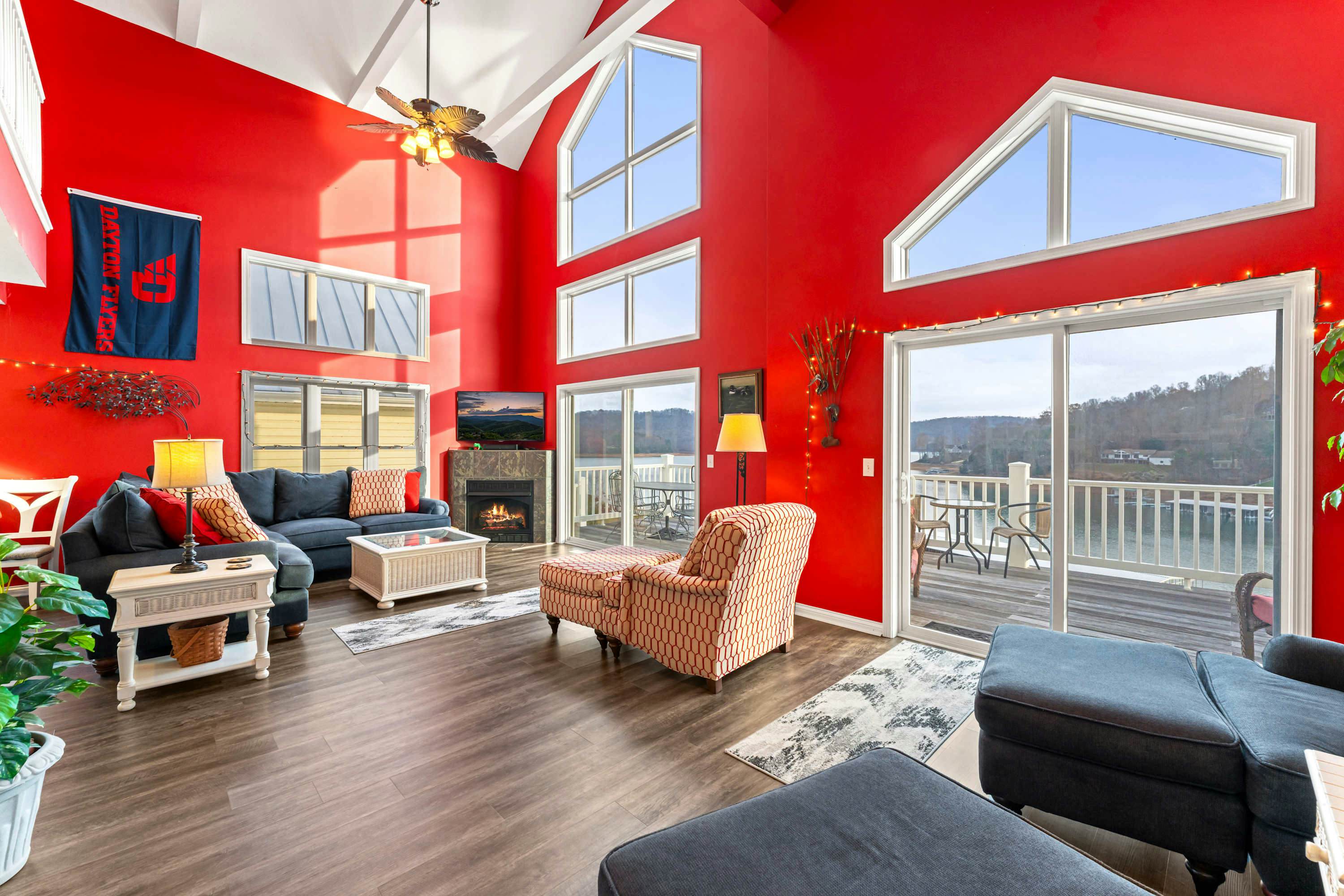 Family-friendly Home・Hot Tub・Lake View・Pool Access