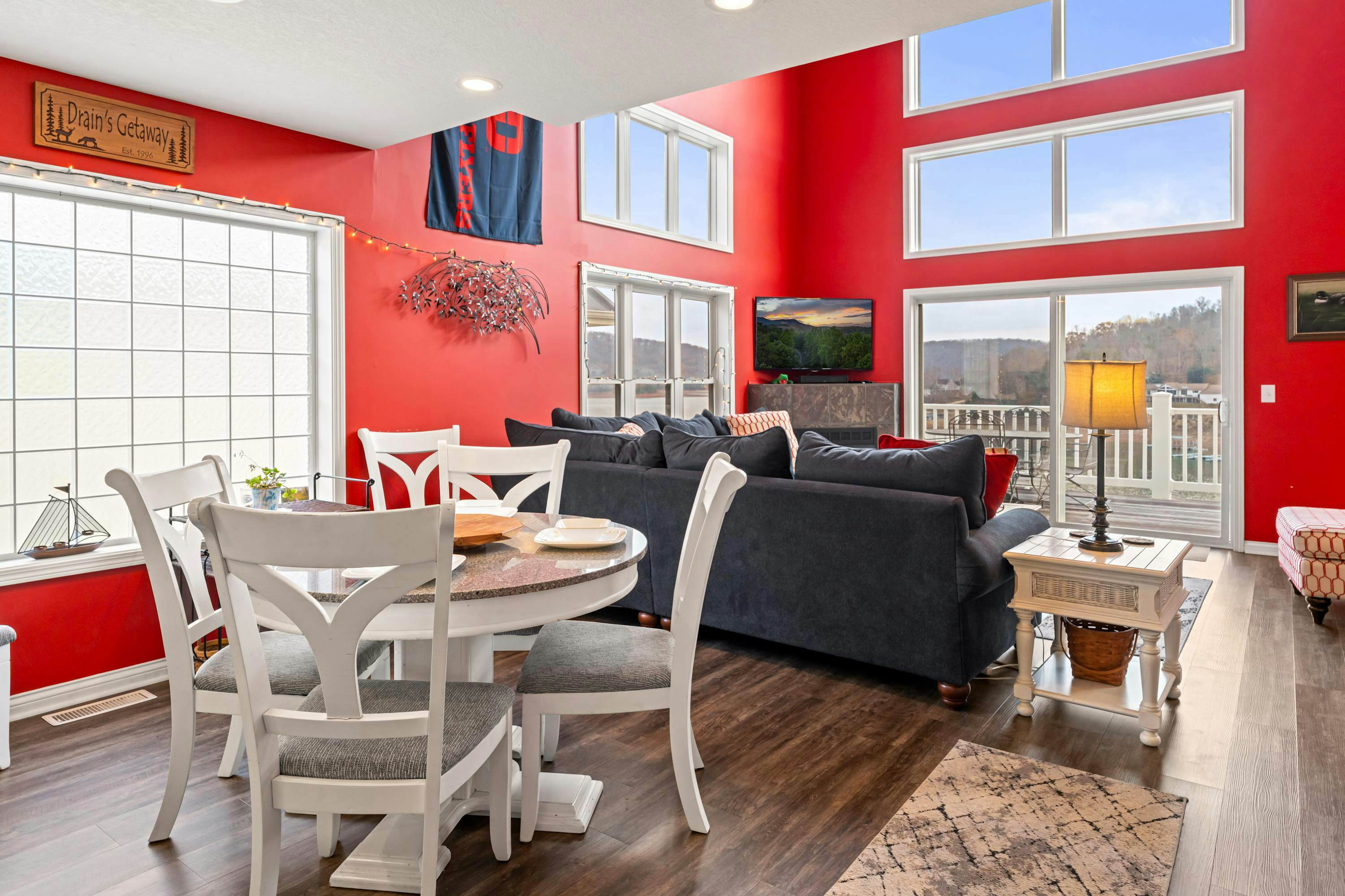 Family-friendly Home・Hot Tub・Lake View・Pool Access