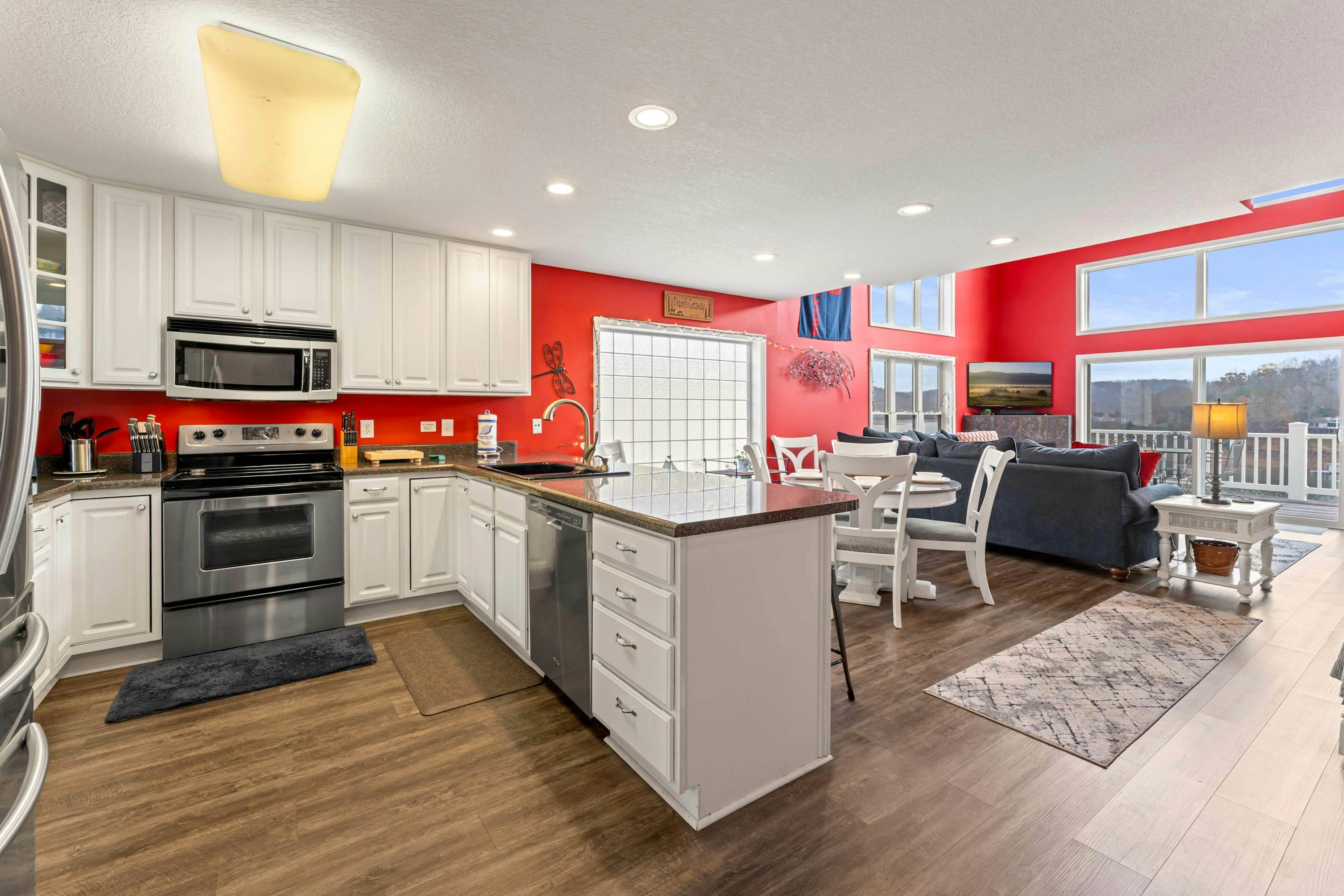 Family-friendly Home・Hot Tub・Lake View・Pool Access