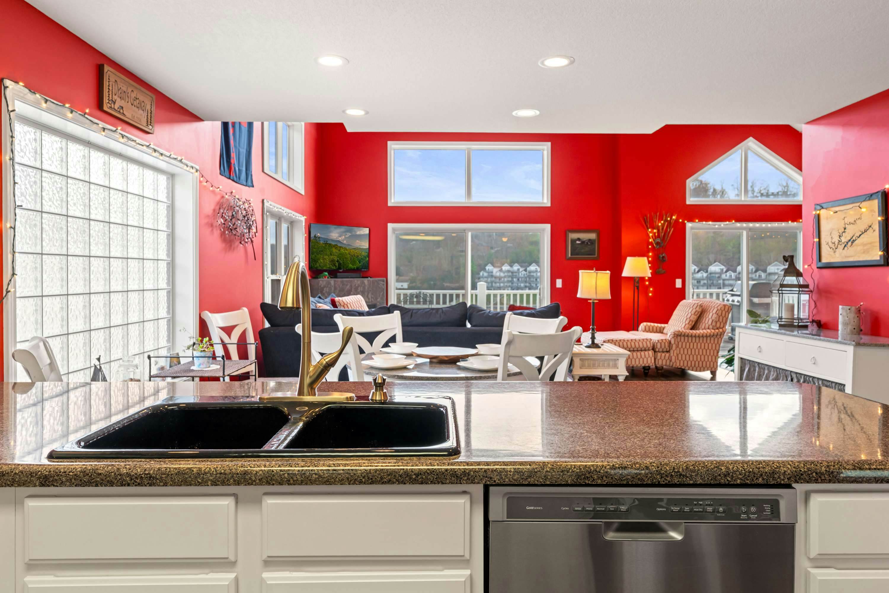 Family-friendly Home・Hot Tub・Lake View・Pool Access