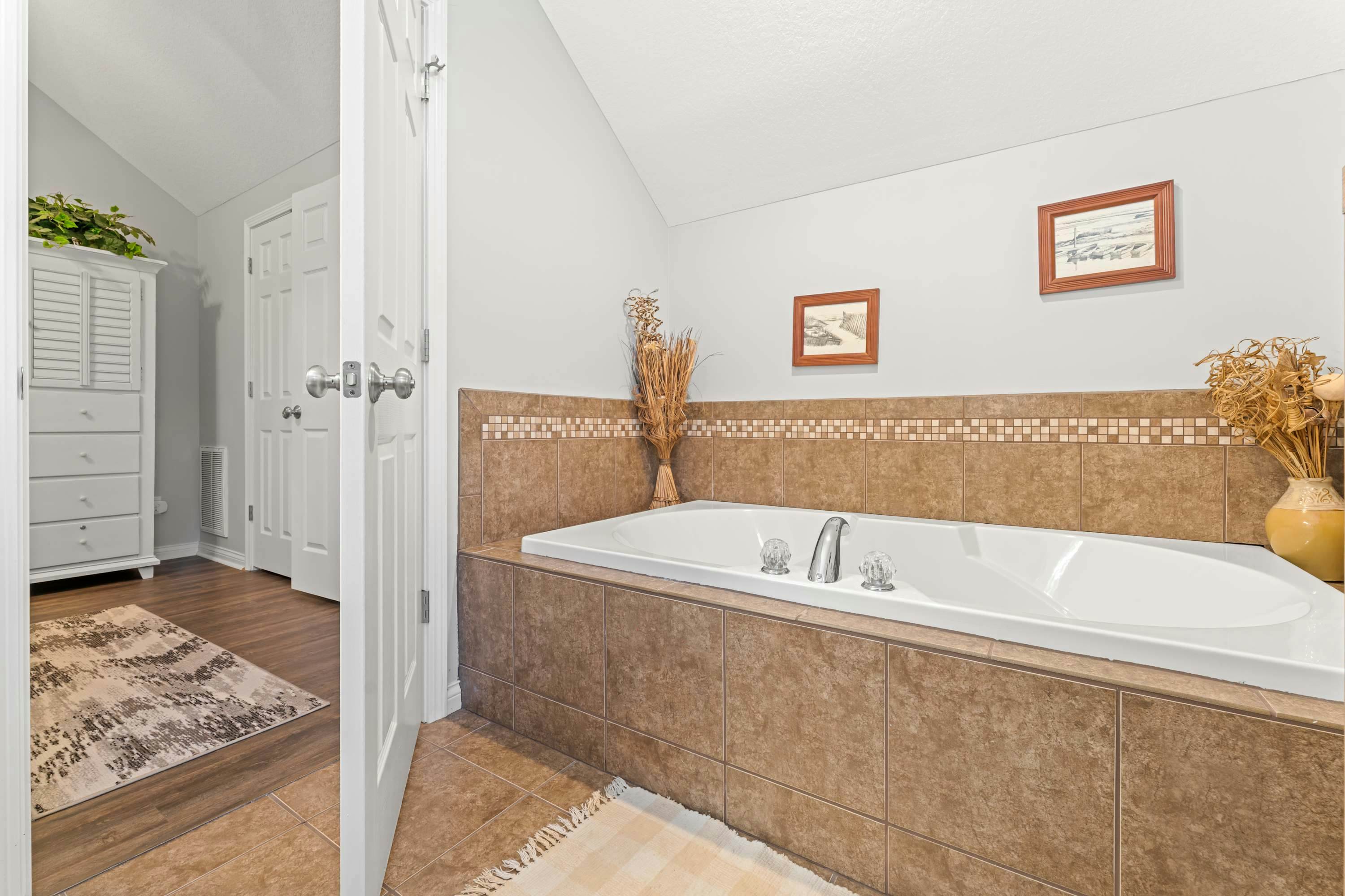 Family-friendly Home・Hot Tub・Lake View・Pool Access