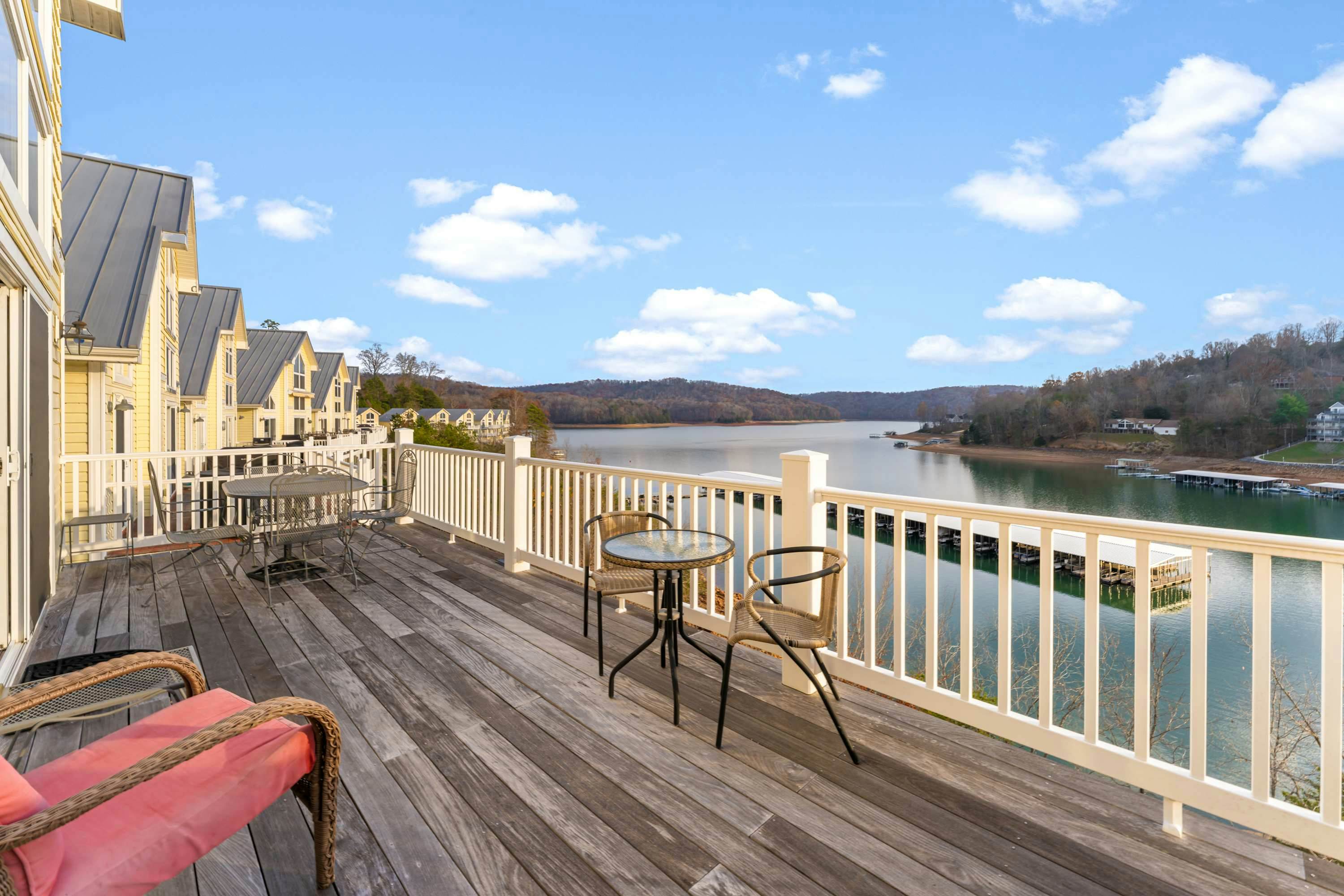 Family-friendly Home・Hot Tub・Lake View・Pool Access