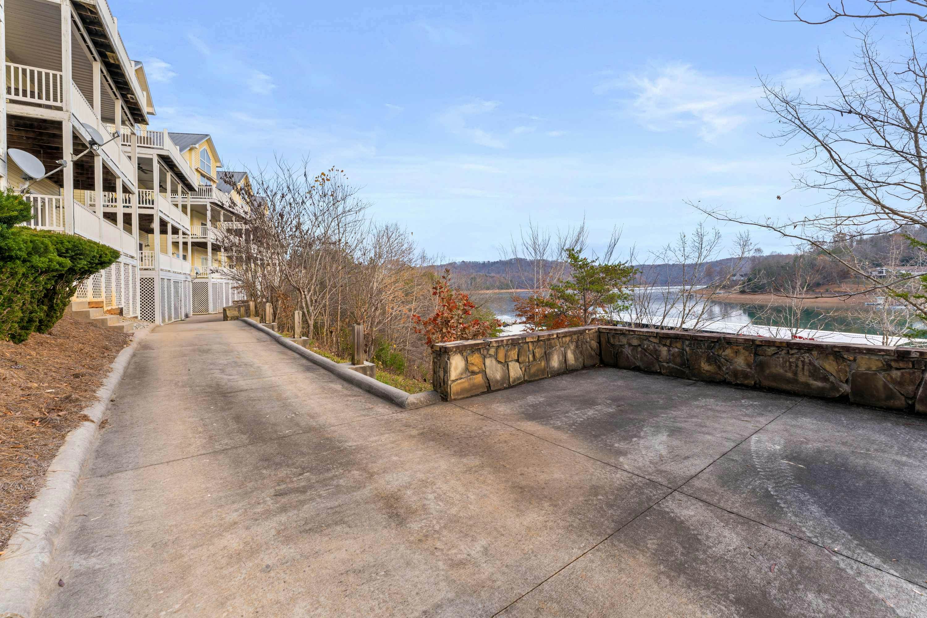 Family-friendly Home・Hot Tub・Lake View・Pool Access