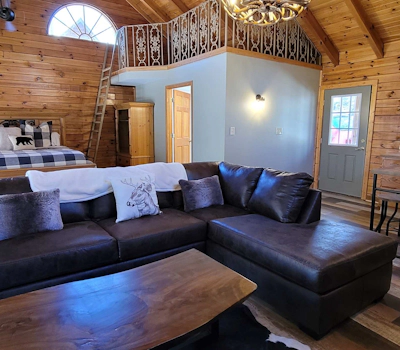 Lovely Family Riverfront Home, Sleeps 4・Water View