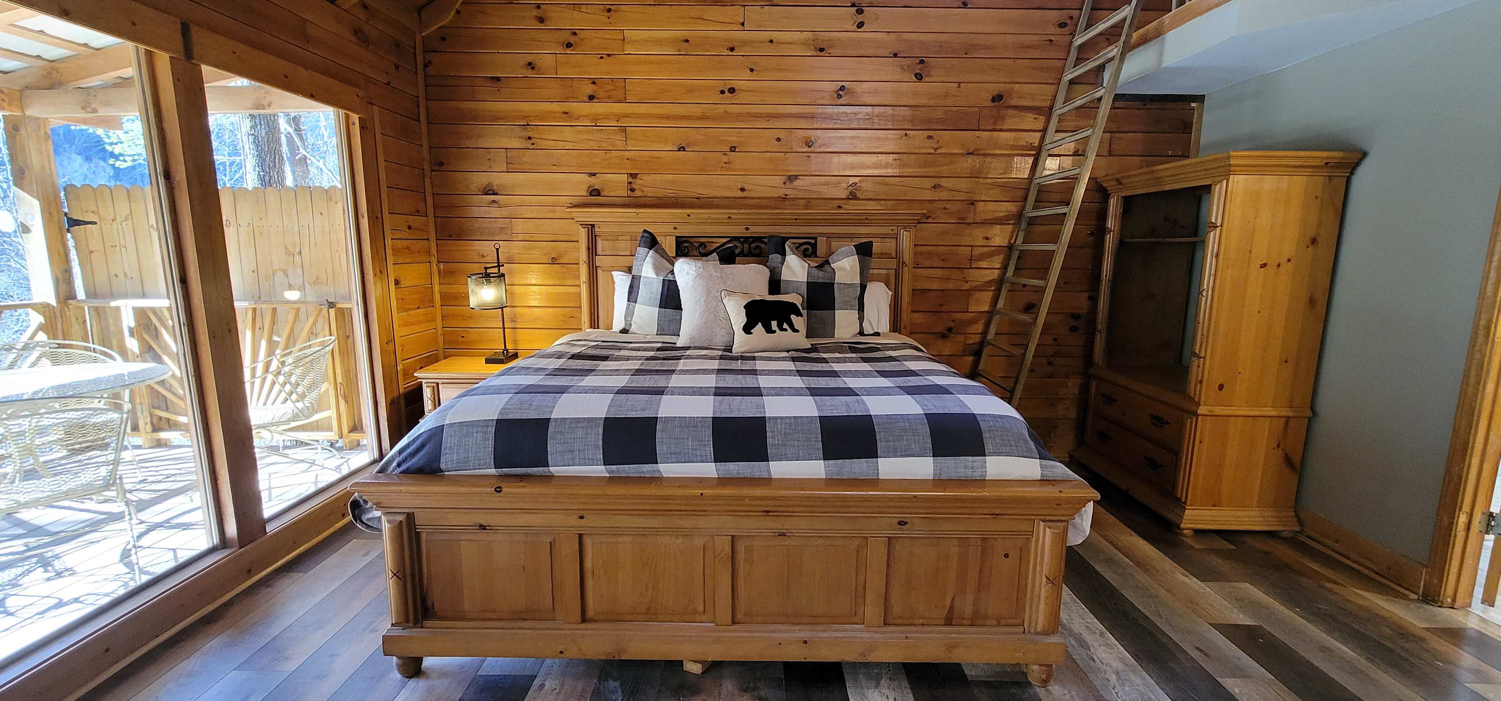 Lovely Family Riverfront Home, Sleeps 4・Water View