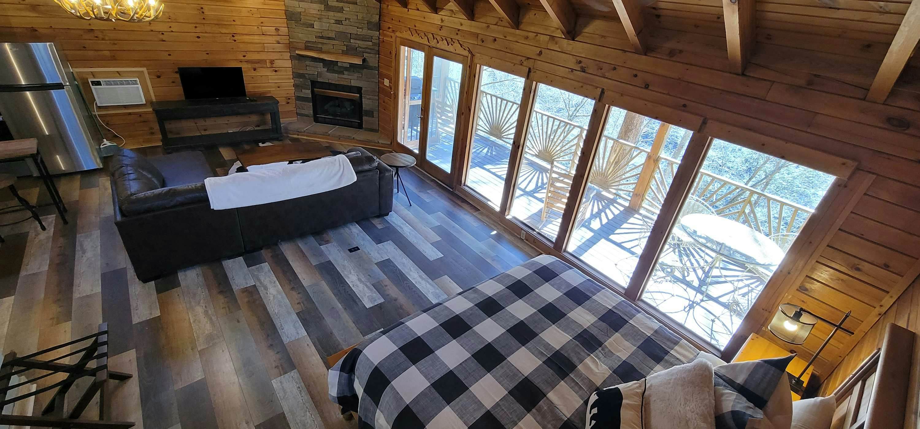 Lovely Riverfront Home, Sleeps 4・Water Views