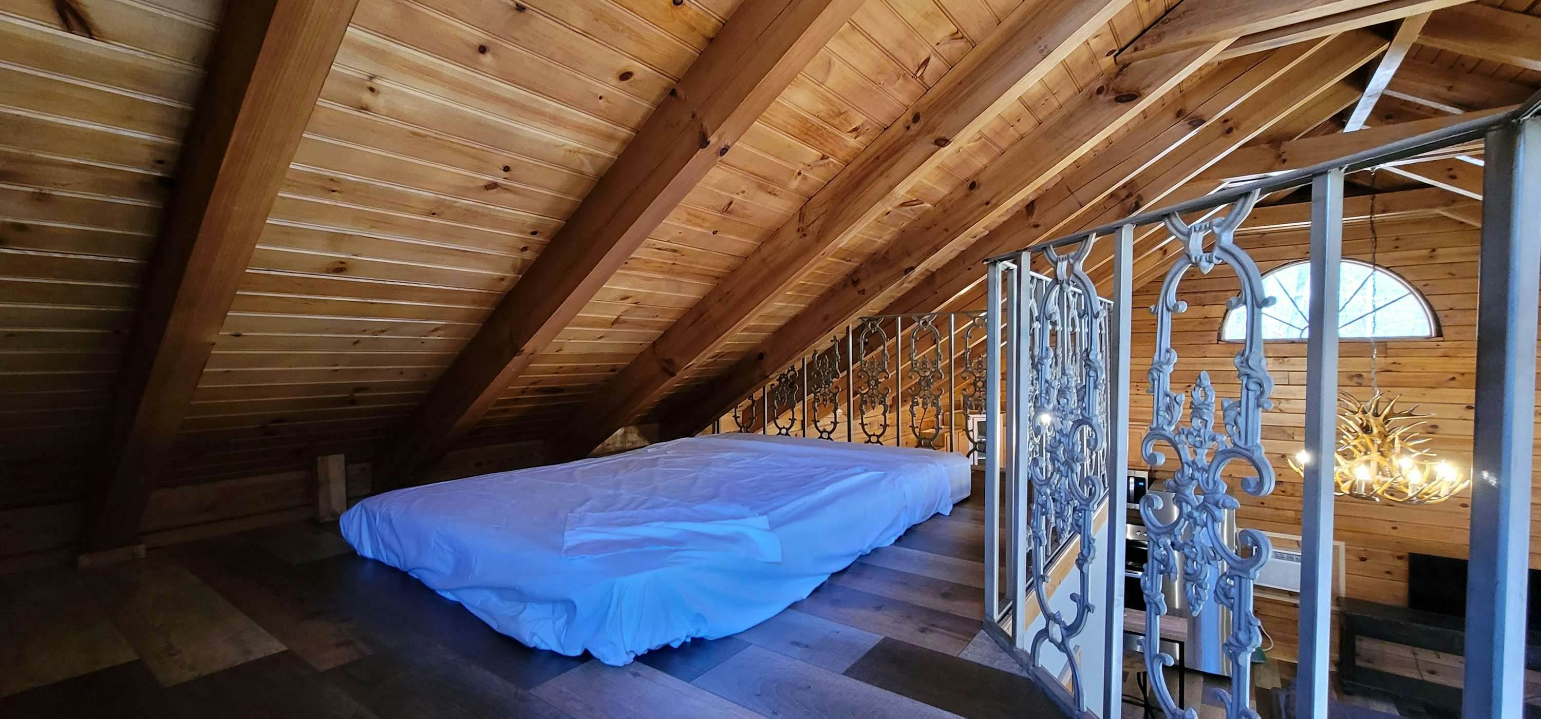 Lovely Riverfront Home, Sleeps 4・Water Views