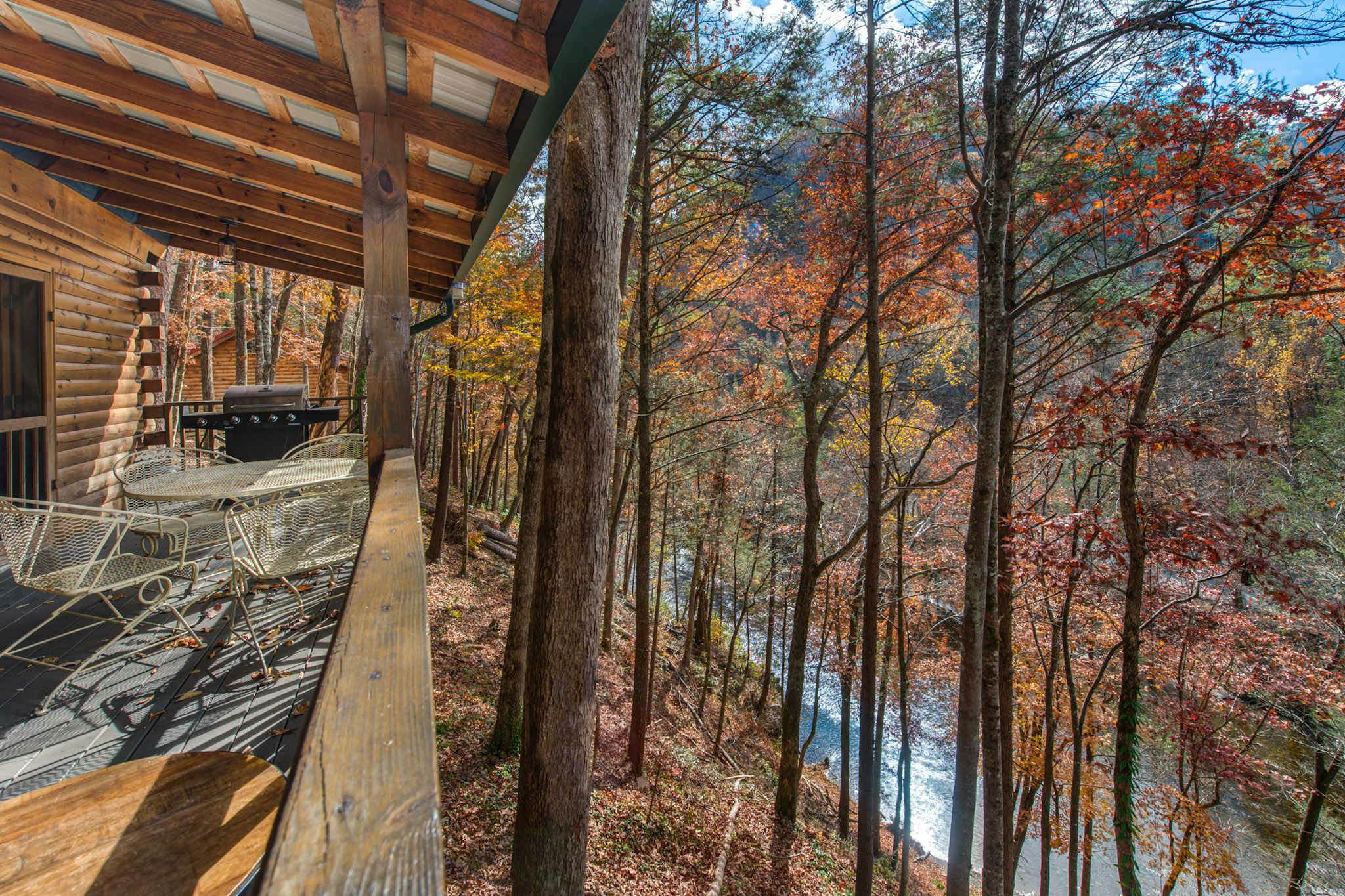 Lovely Riverfront Home, Sleeps 4・Water Views