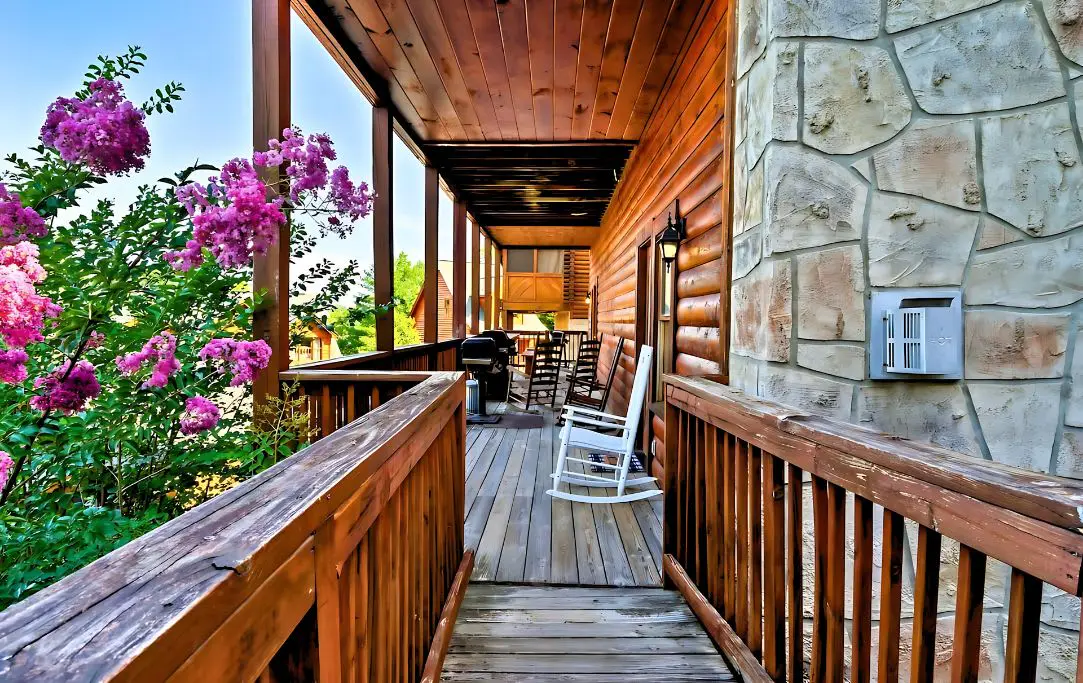 Charming Getaway Awaits, Sleeps 4・Grill・Deck