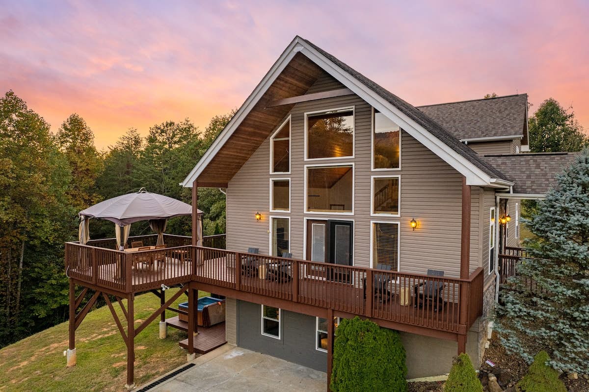 Relaxing Hideaway, Sleeps 15・Theater・Games・Hot Tub