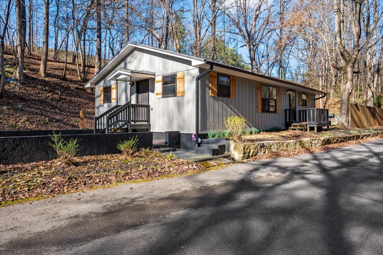 Serene Cabin, Sleeps 6・Hot Tub・Pool Table & Arcade