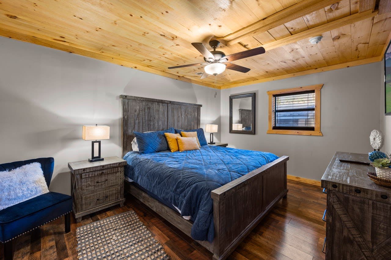 Serene Cabin, Sleeps 6・Hot Tub・Pool Table & Arcade