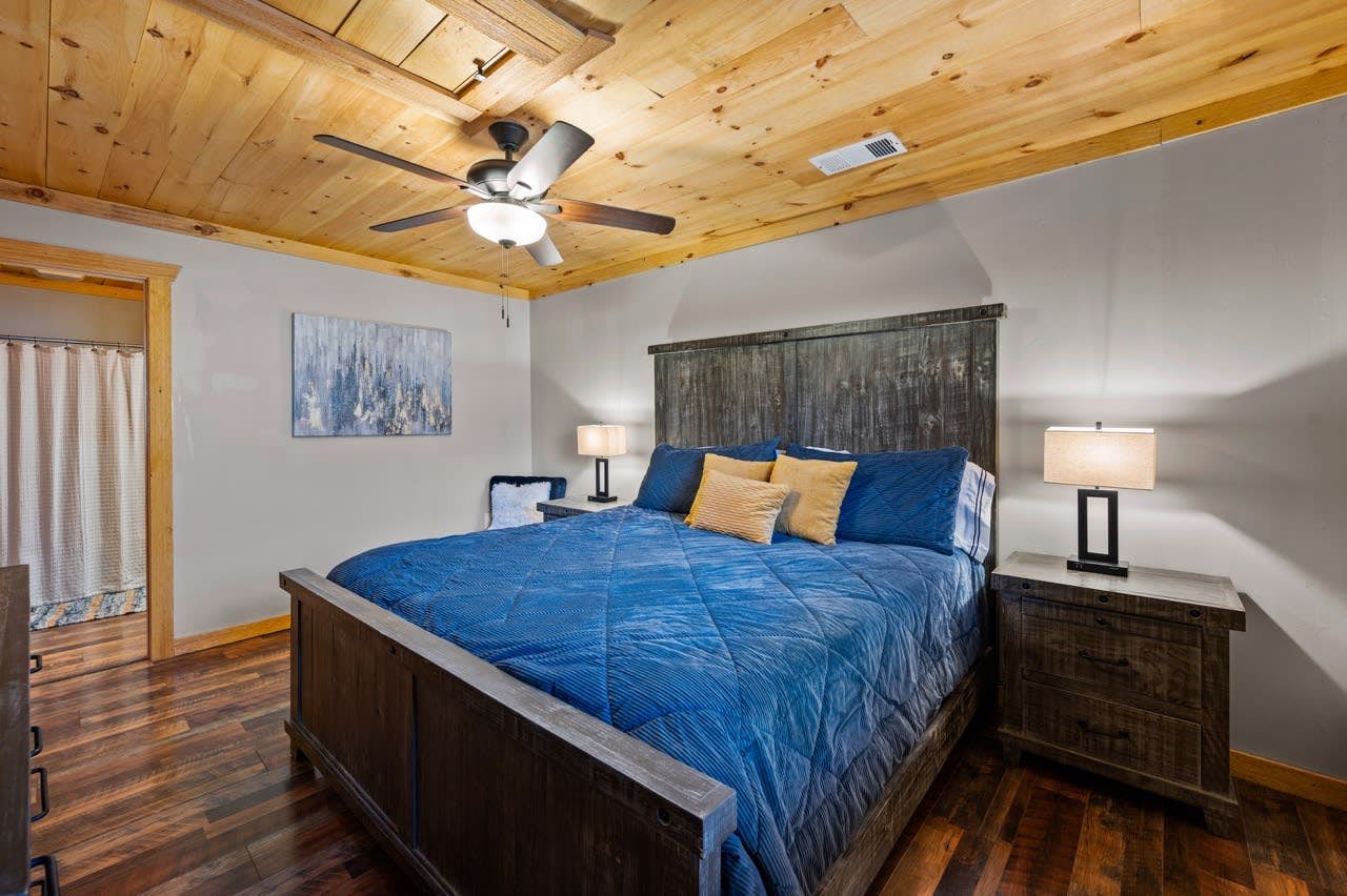 Serene Cabin, Sleeps 6・Hot Tub・Pool Table & Arcade