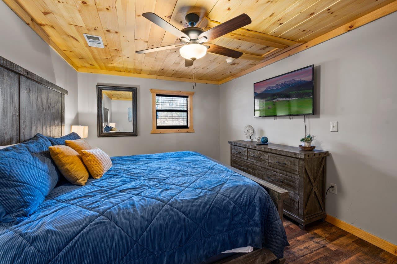 Serene Cabin, Sleeps 6・Hot Tub・Pool Table & Arcade